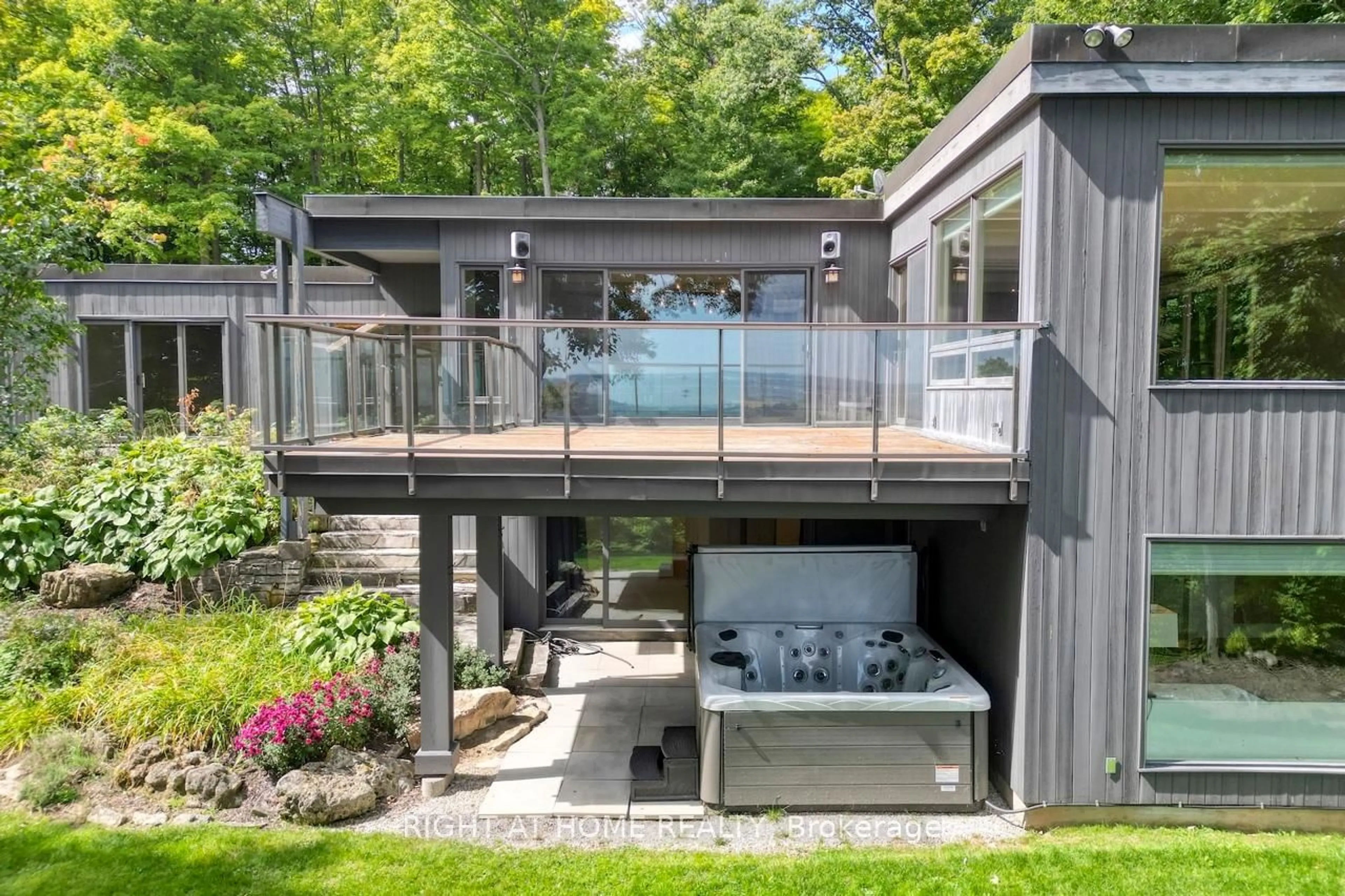 Patio, unknown for 7171 Appleby Line, Milton Ontario L9T 2Y1
