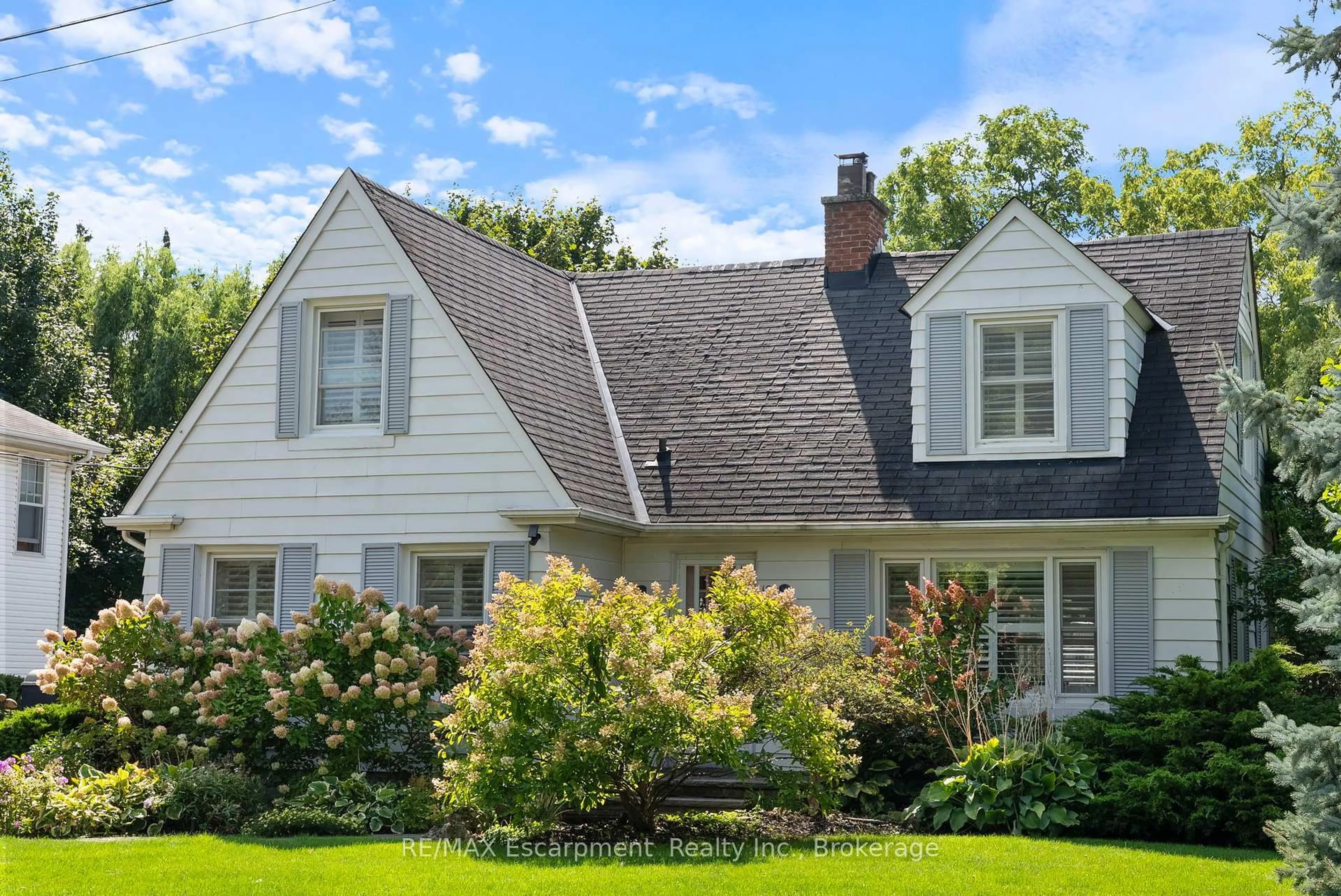 Home with vinyl exterior material, street for 124 Lydia Ave, Milton Ontario L9T 2H1
