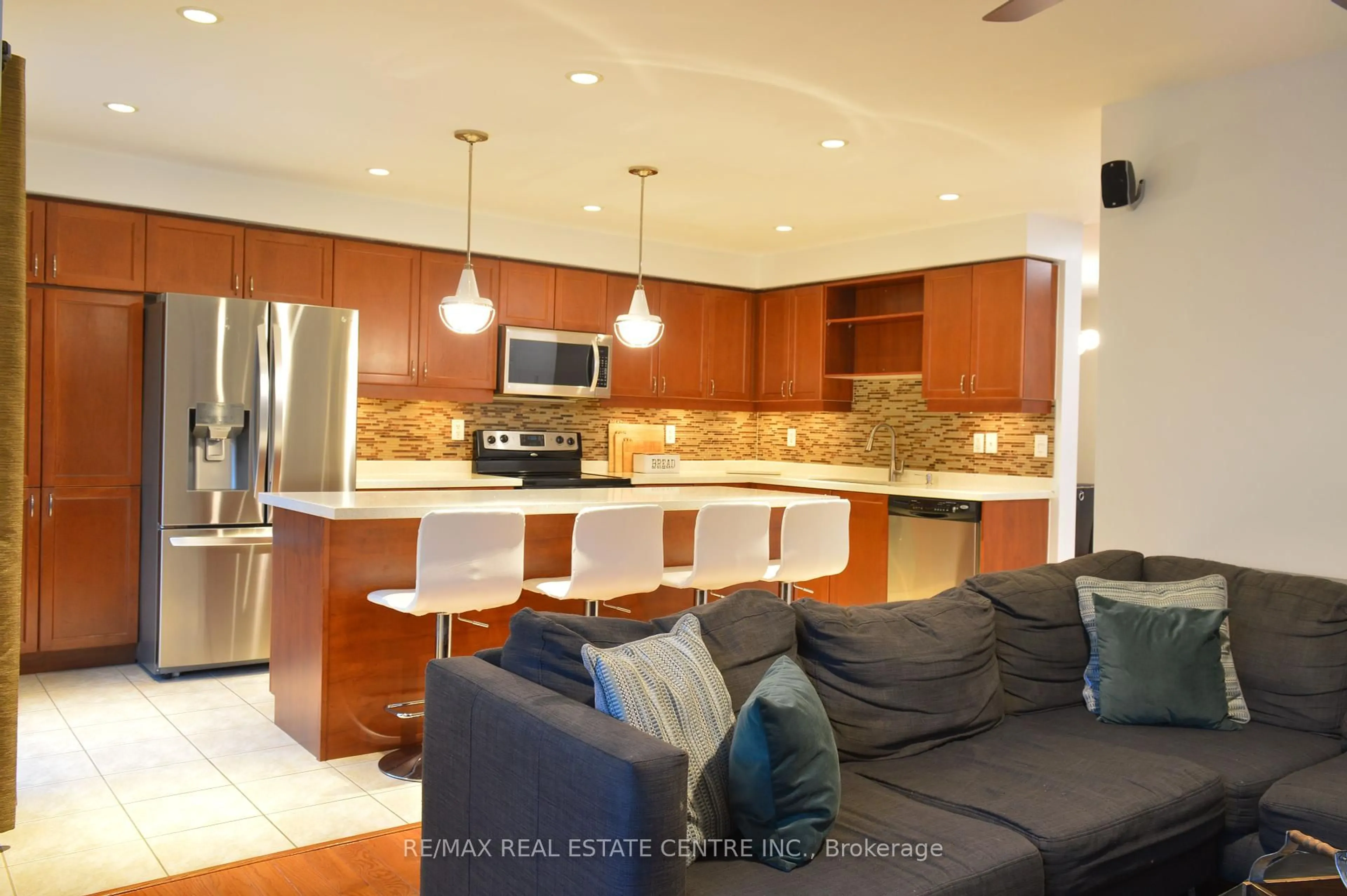 Open concept kitchen, ceramic/tile floor for 882 Mcewan Dr, Milton Ontario L9T 6P5