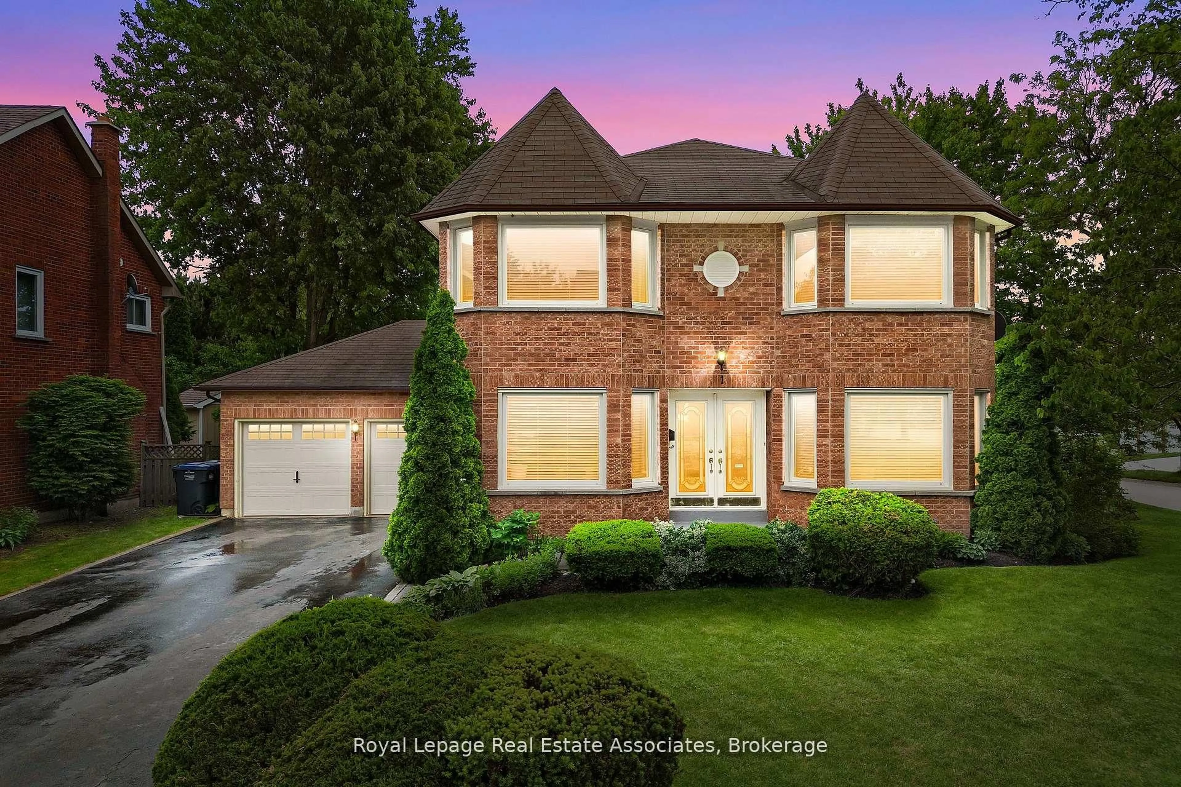 Home with brick exterior material, street for 1 Brookbank Crt, Brampton Ontario L6Z 3G2