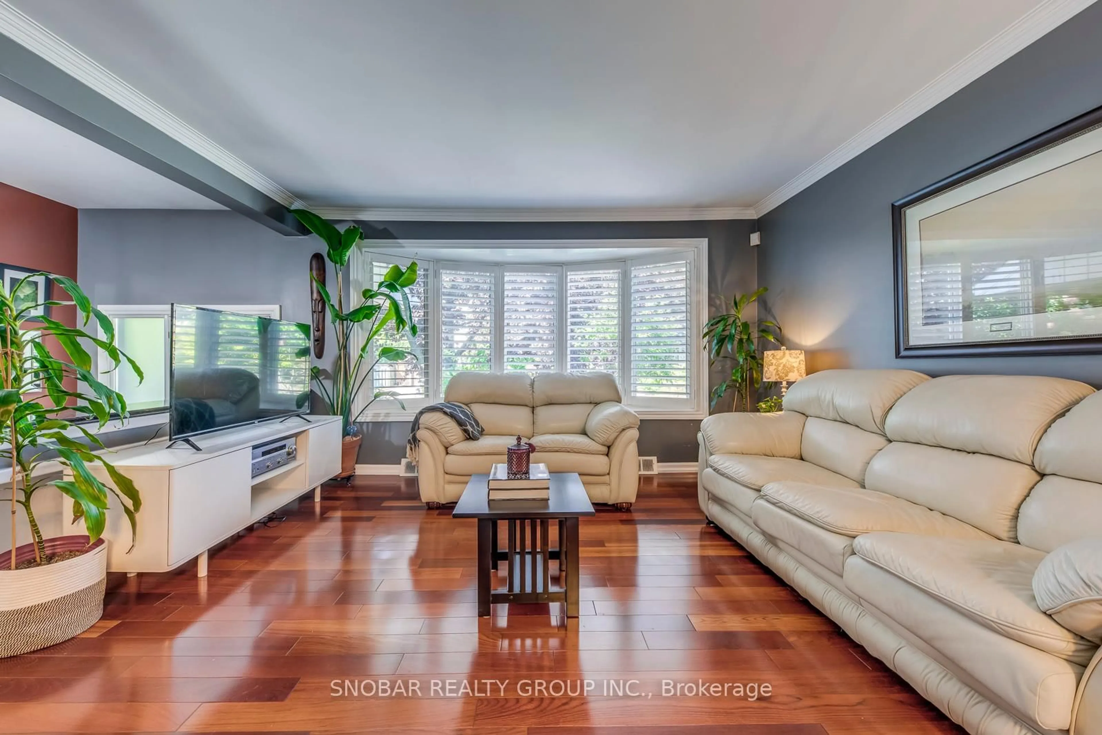 Living room with furniture, unknown for 16 Cheshire Dr, Toronto Ontario M9B 2N8