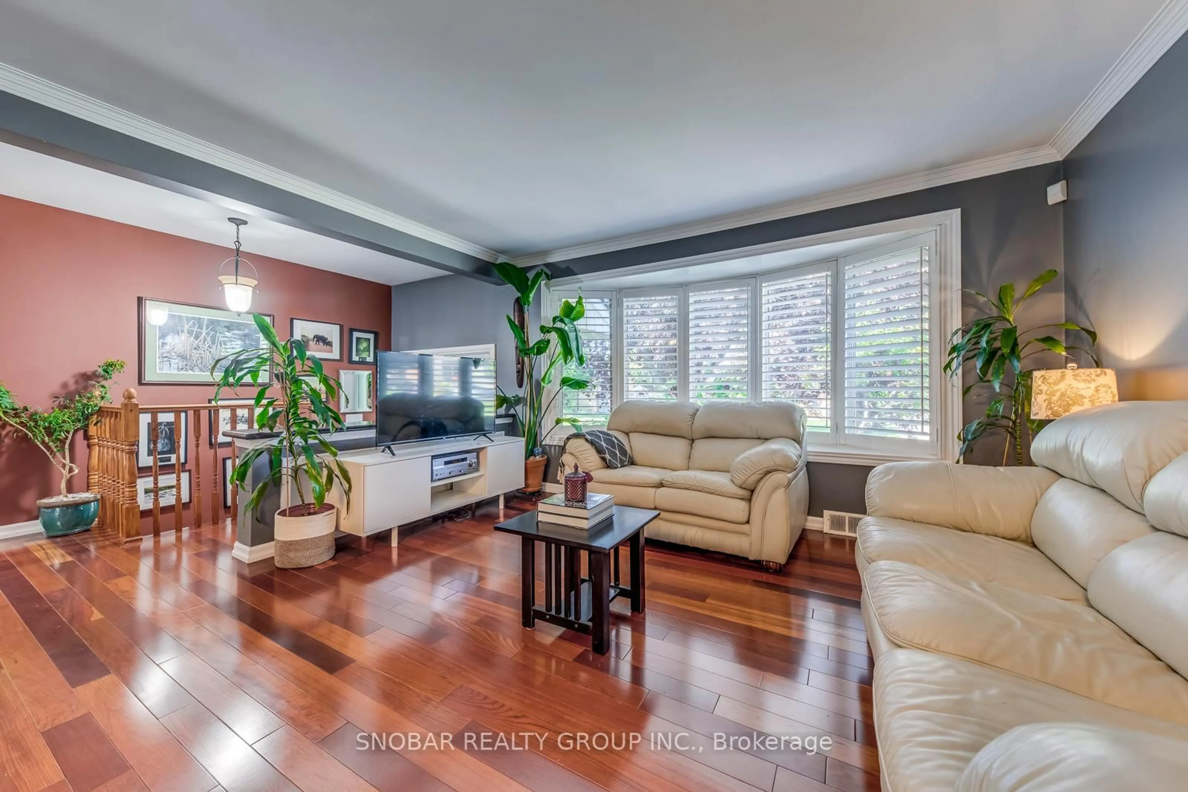 Living room with furniture, unknown for 16 Cheshire Dr, Toronto Ontario M9B 2N8