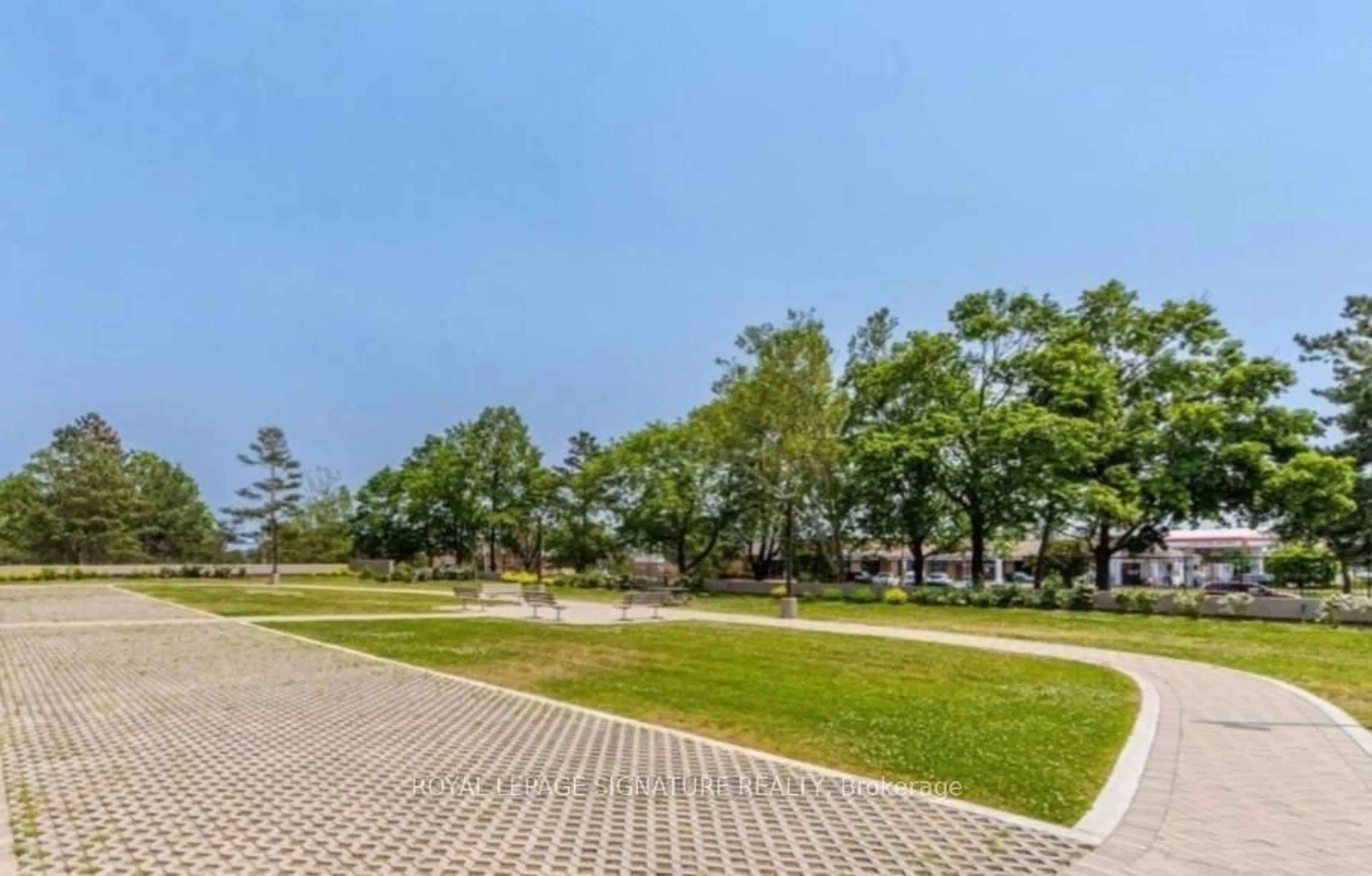 Patio, street for 2929 AQUITAINE Ave #902, Mississauga Ontario L5N 2C7