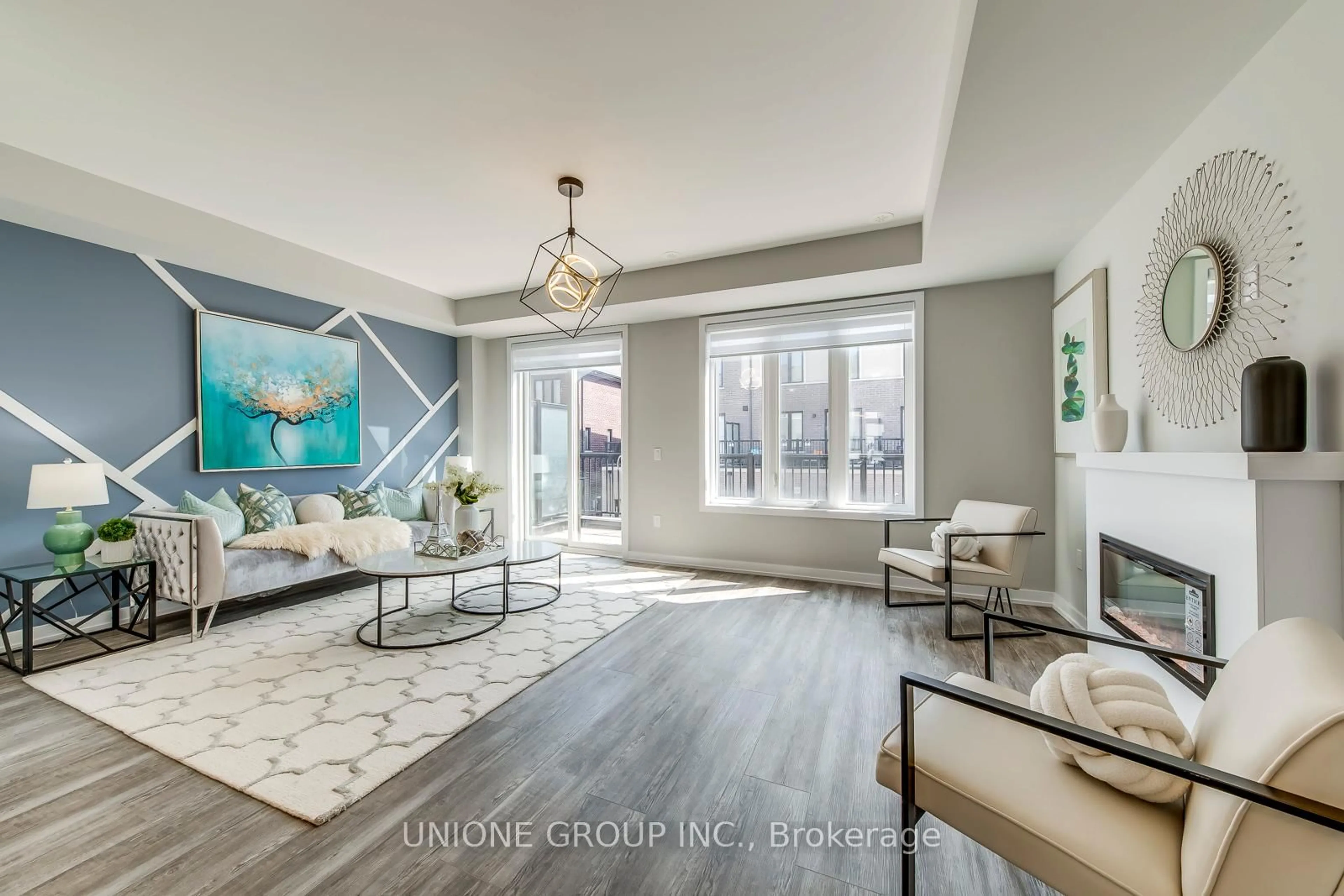 Living room with furniture, unknown for 1344 William Halton Pkwy, Oakville Ontario L6M 5R2