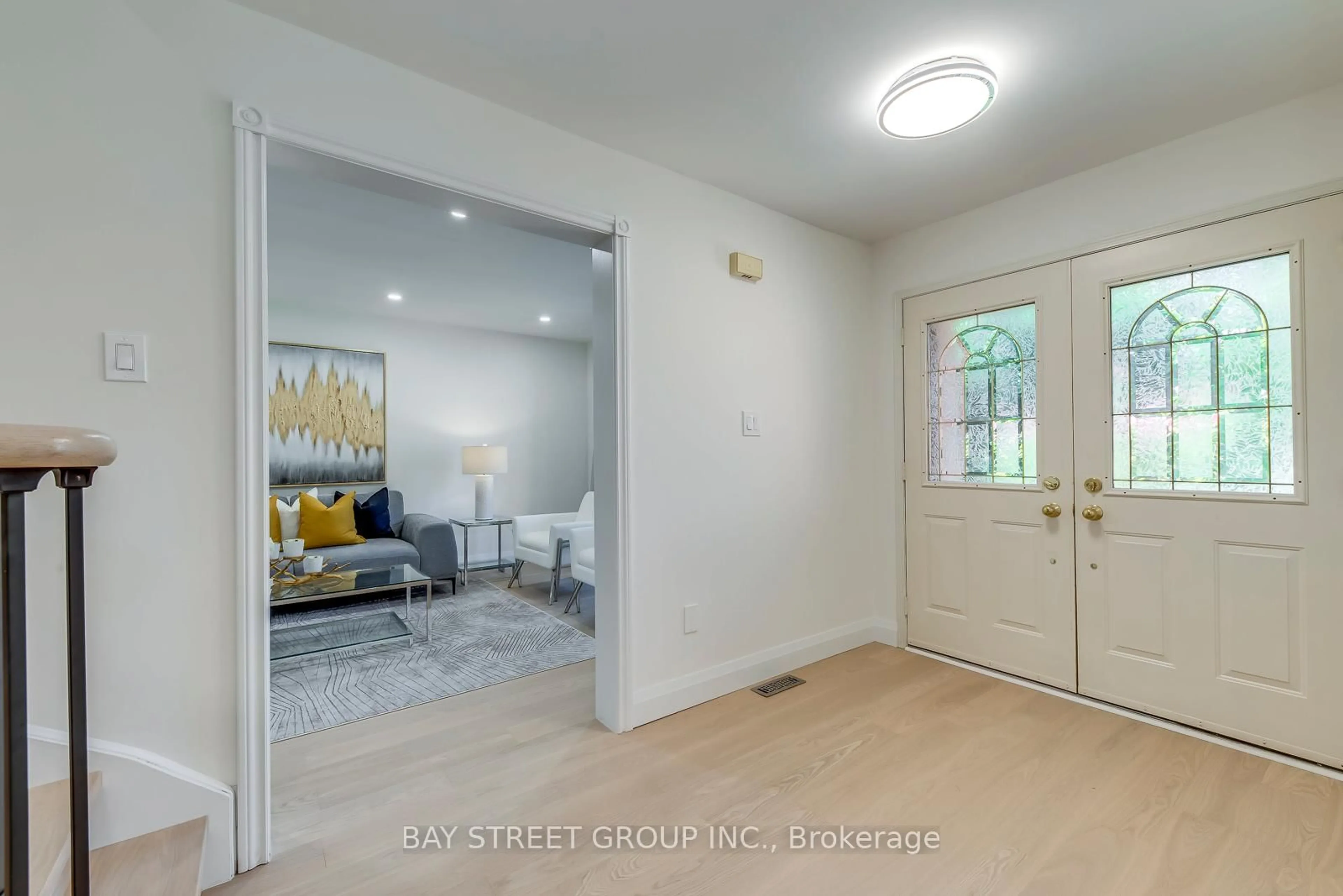 Indoor entryway for 1369 Bishopstoke Way, Oakville Ontario L6J 7A7