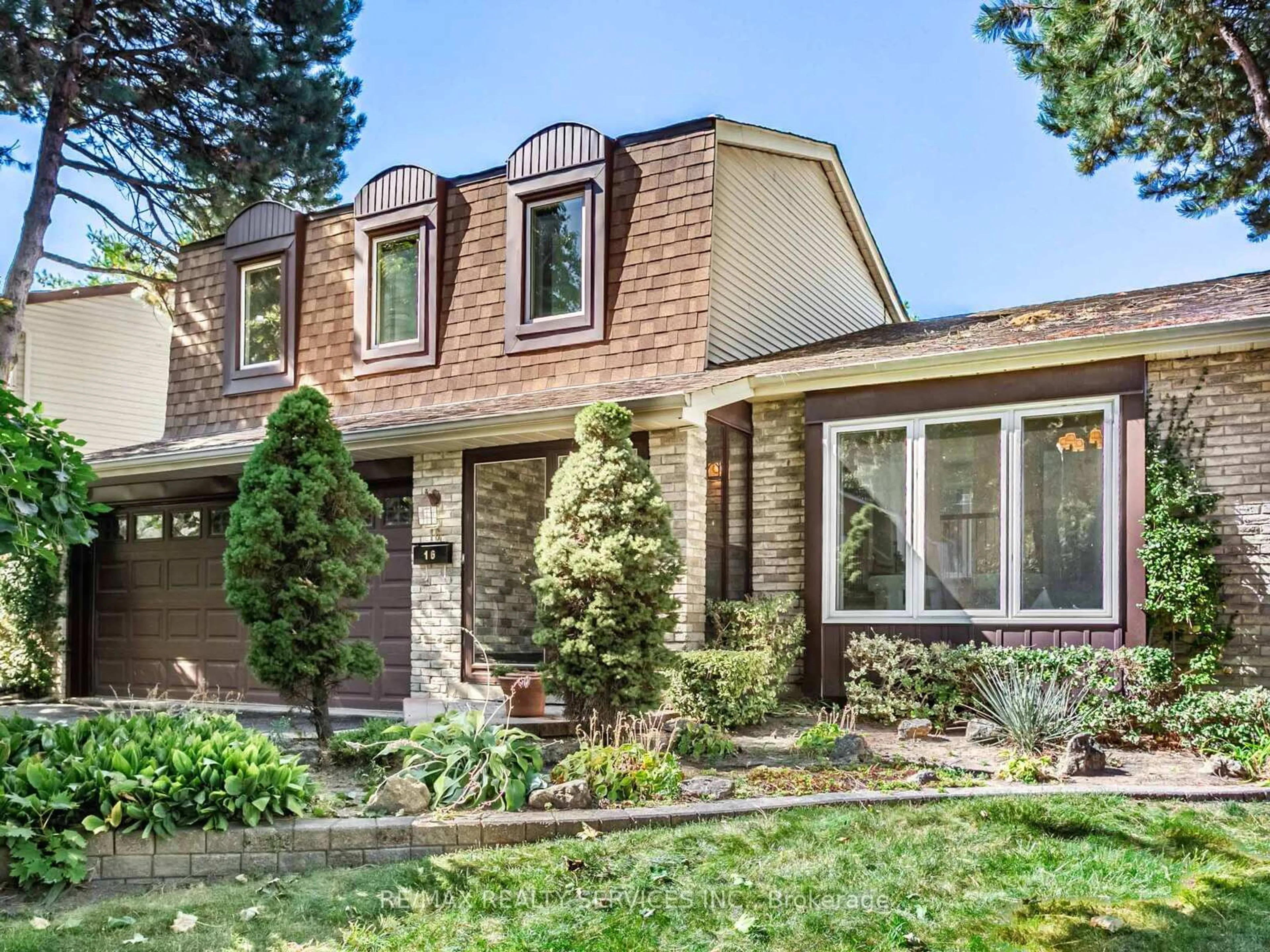 Home with brick exterior material, street for 16 Marchmount Cres, Brampton Ontario L6S 2S9