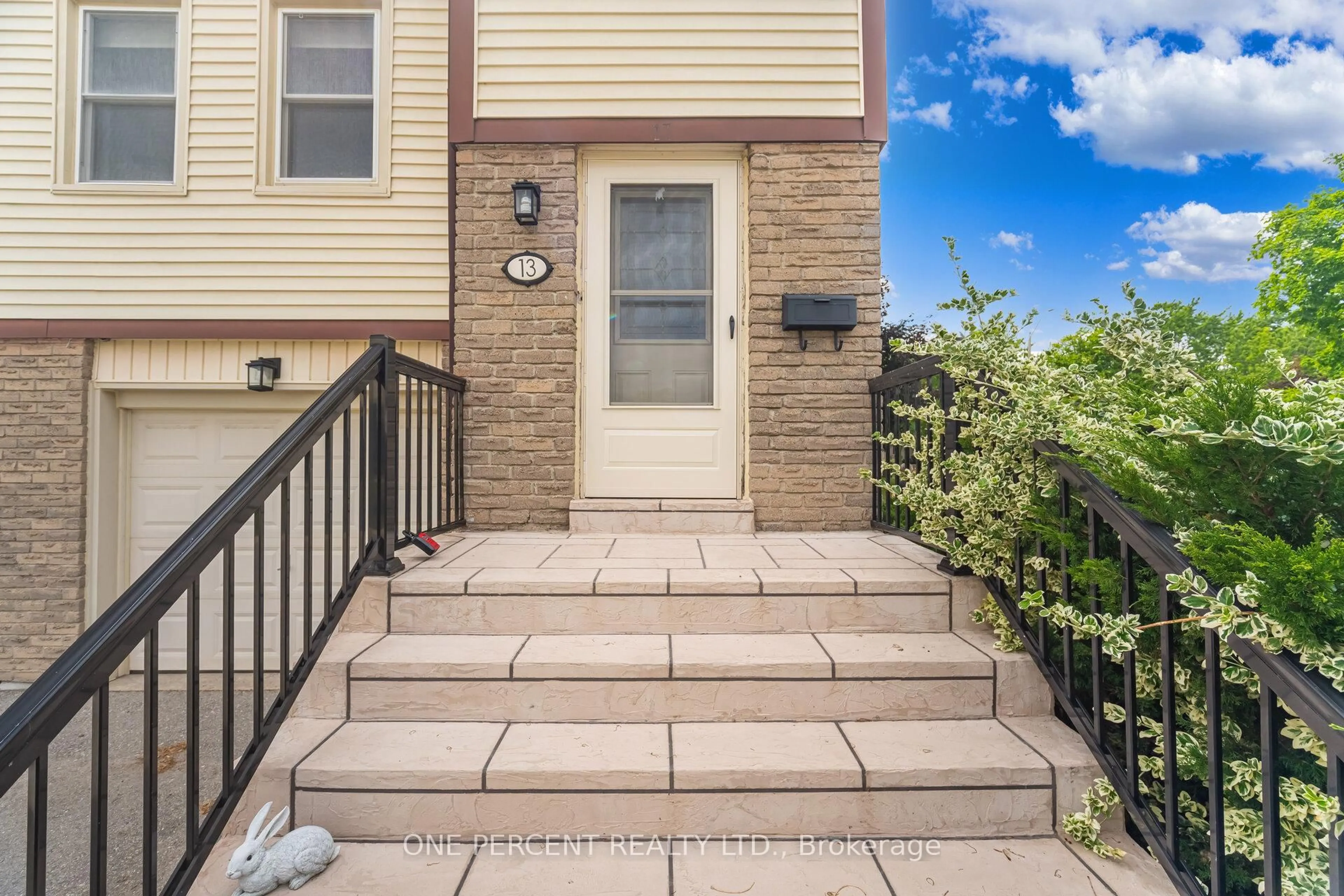 Patio, street for 7340 Copenhagen Rd #13, Mississauga Ontario L5N 2S5