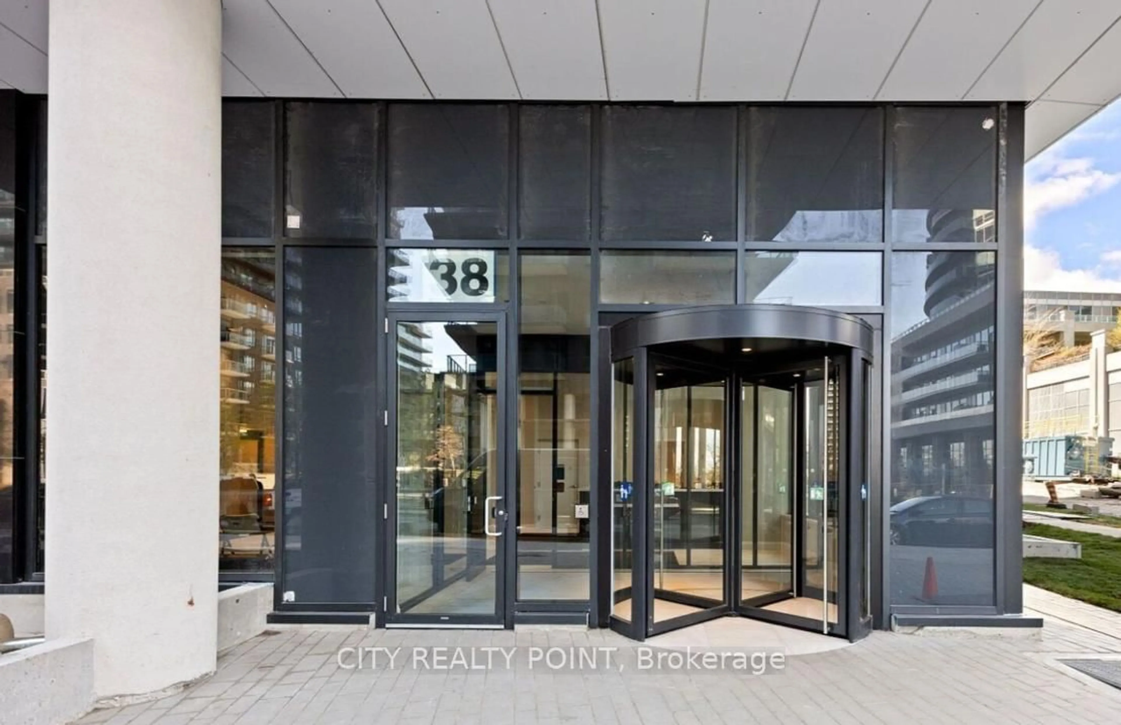 Indoor foyer for 38 Annie Craig Dr #1406, Toronto Ontario M8V 0G9