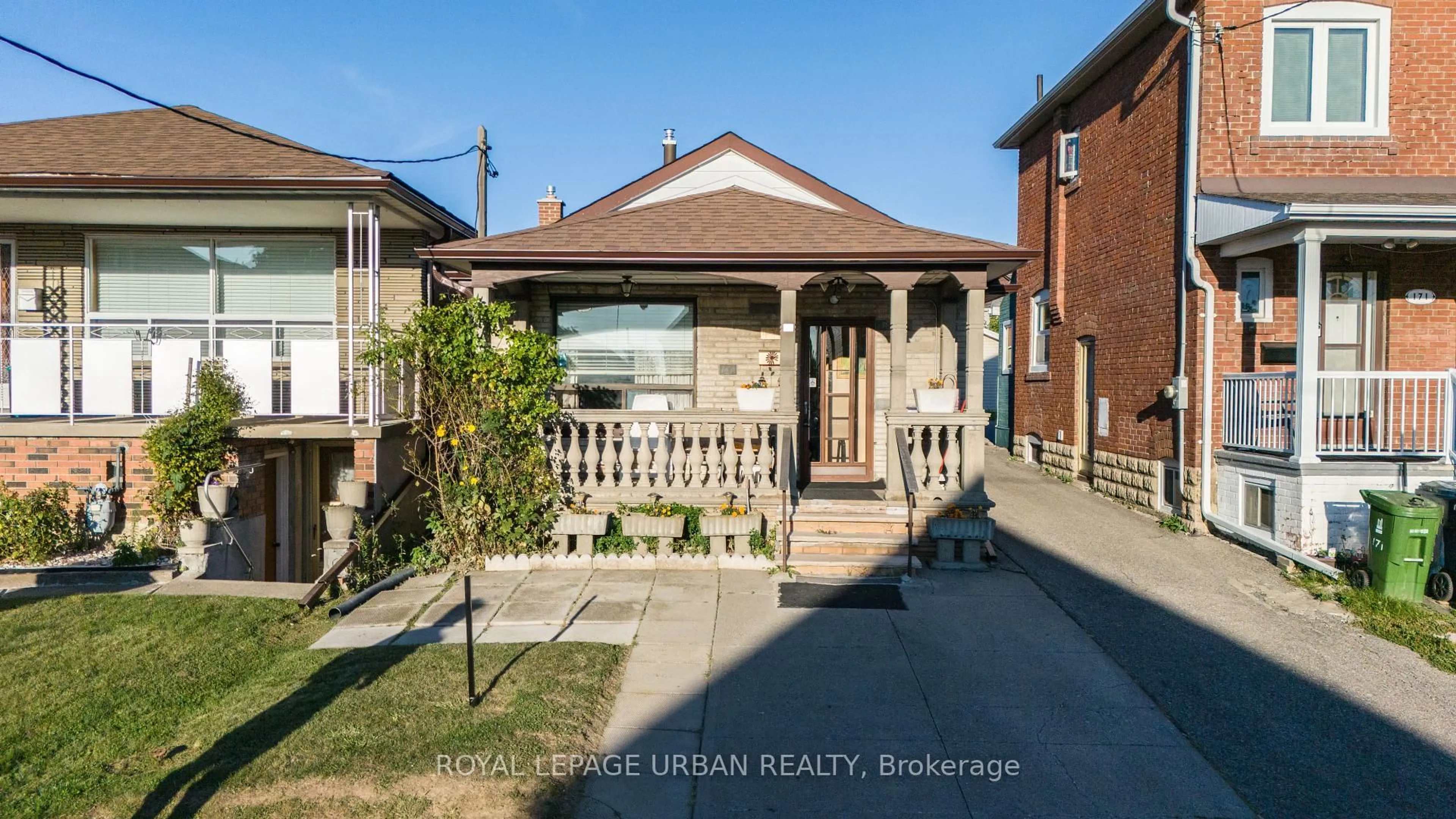 Patio, street for 173 Ennerdale Rd, Toronto Ontario M6E 4C8