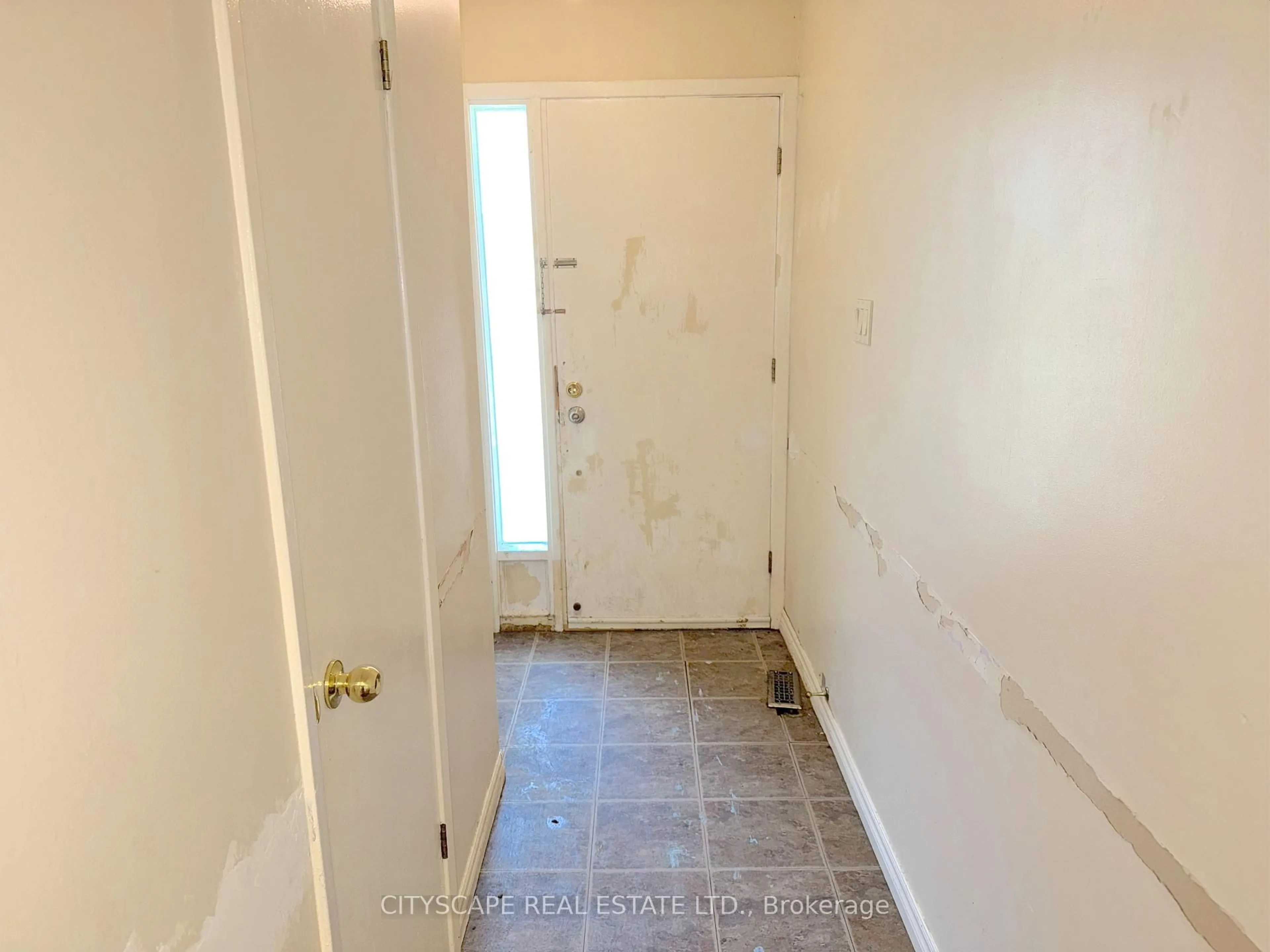 Unknown for 2368 Gareth Rd, Mississauga Ontario L5B 1Z5