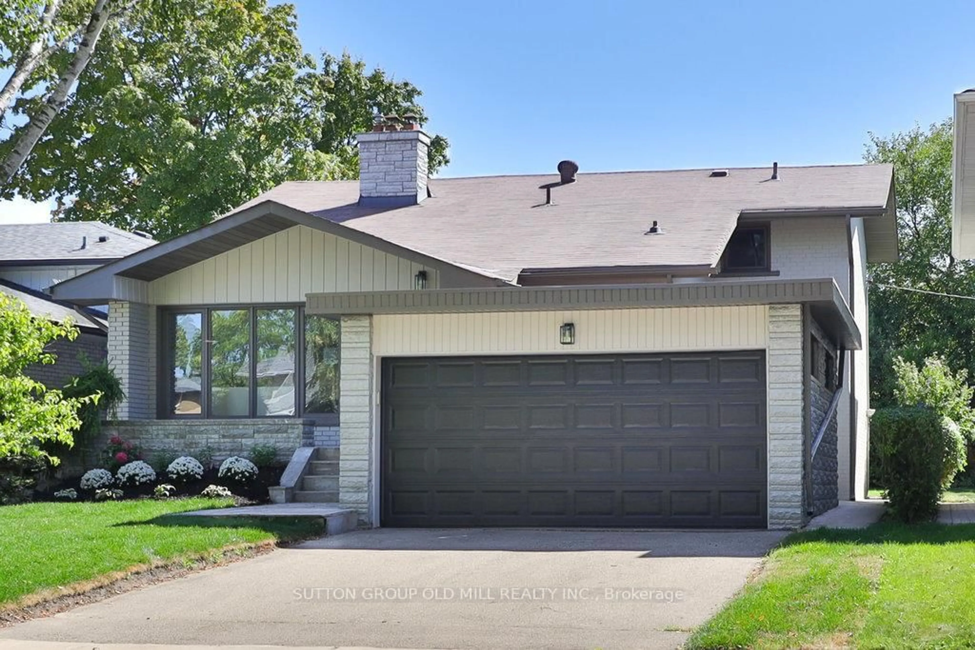 Home with vinyl exterior material, street for 36 Laurelwood Cres, Toronto Ontario M9P 1L5