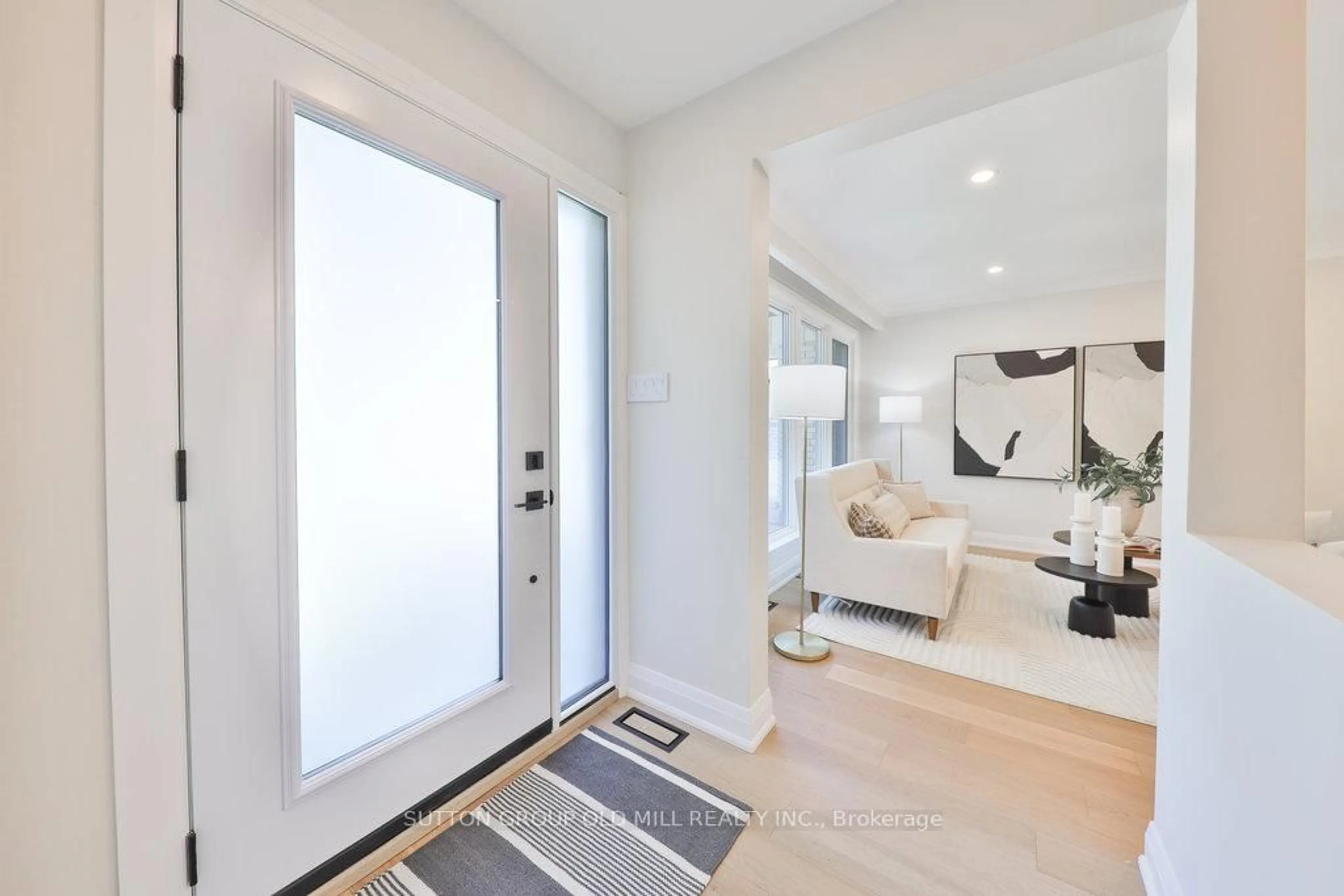 Indoor entryway for 36 Laurelwood Cres, Toronto Ontario M9P 1L5