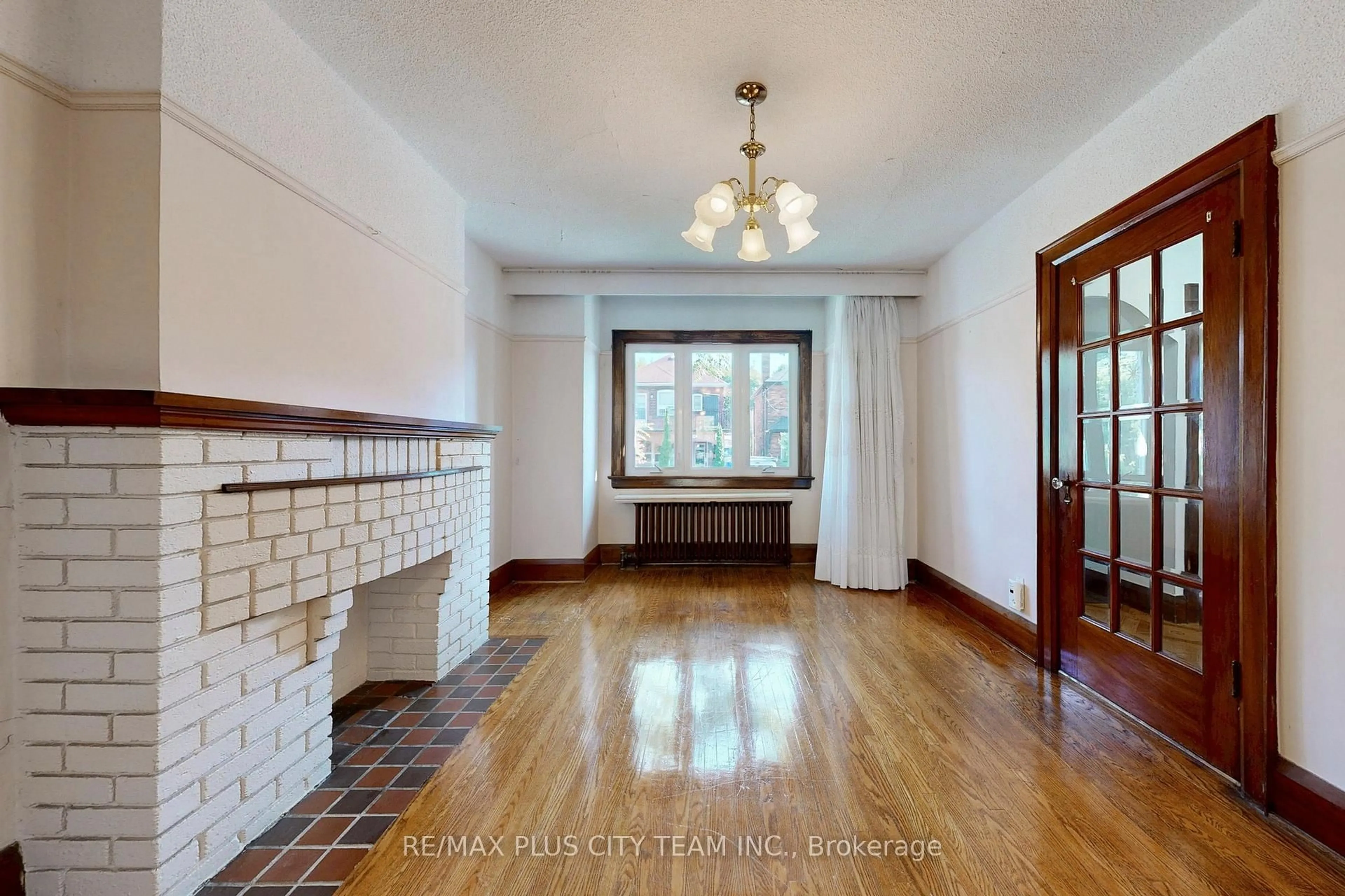 Unknown for 180 Pendrith St, Toronto Ontario M6G 1S2