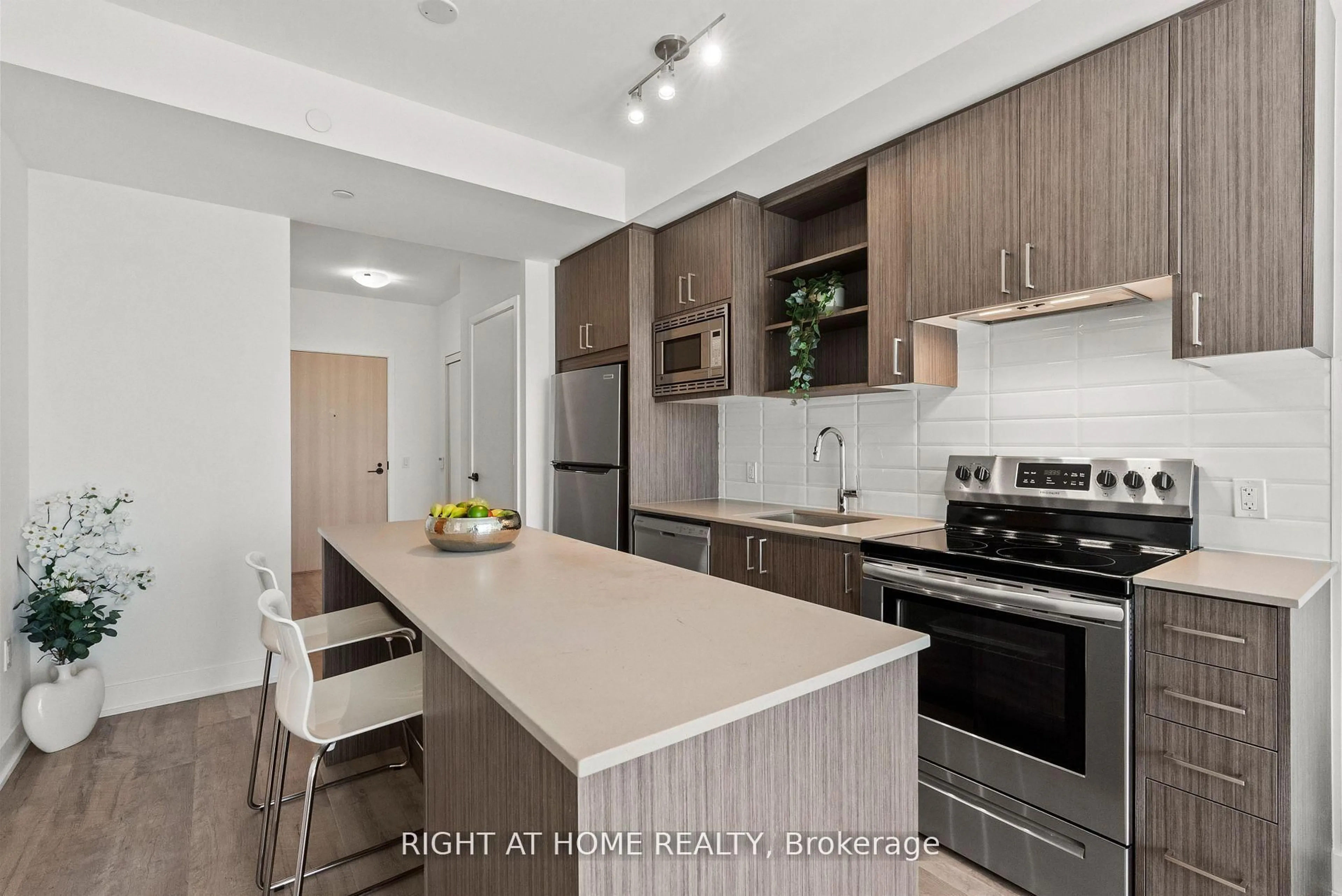 Unknown for 60 George Butchart Dr #509, Toronto Ontario M3K 0E1
