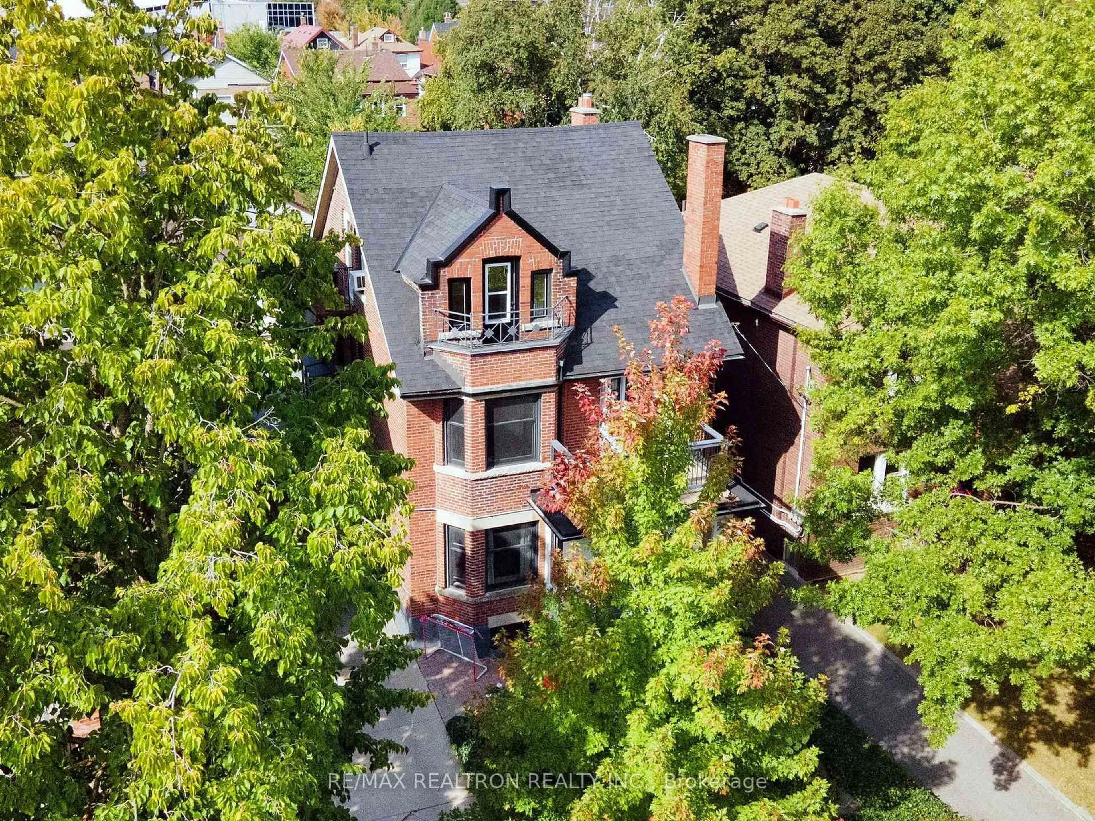 A pic from outside/outdoor area/front of a property/back of a property/a pic from drone, street for 76 Westmount Ave, Toronto Ontario M6H 3K1