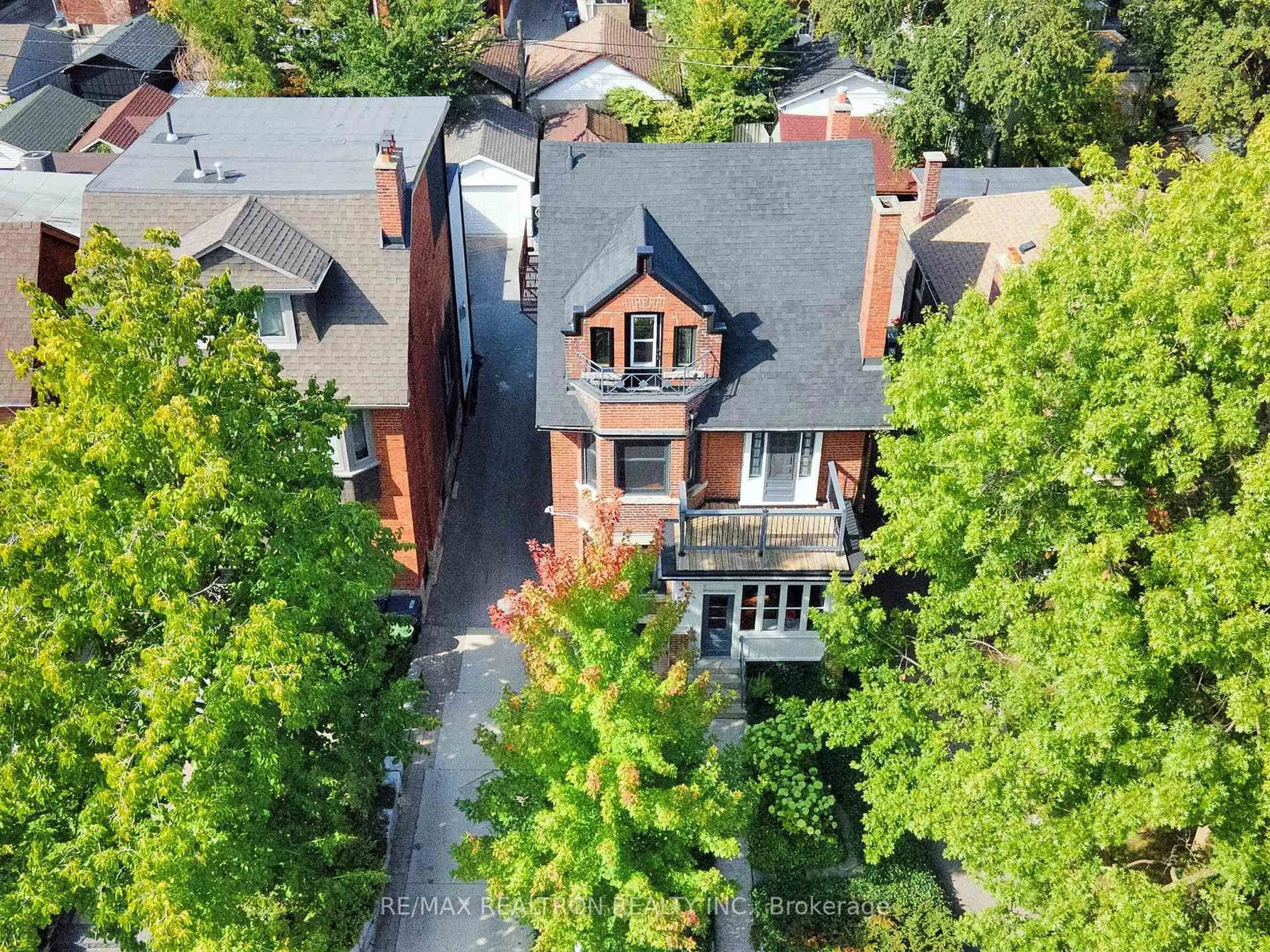 A pic from outside/outdoor area/front of a property/back of a property/a pic from drone, street for 76 Westmount Ave, Toronto Ontario M6H 3K1