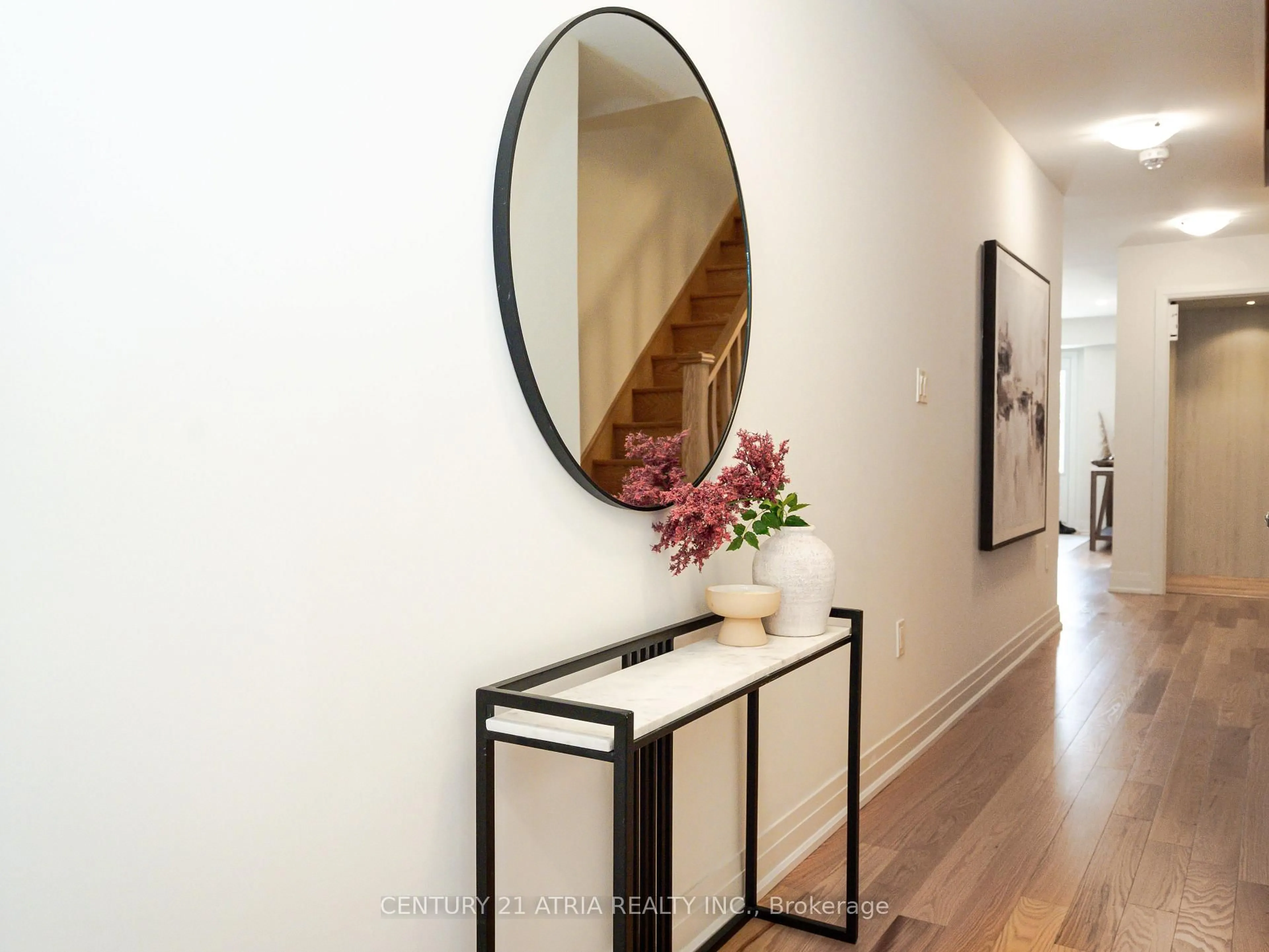 Indoor entryway for 38 Main St, Mississauga Ontario L5M 1X8
