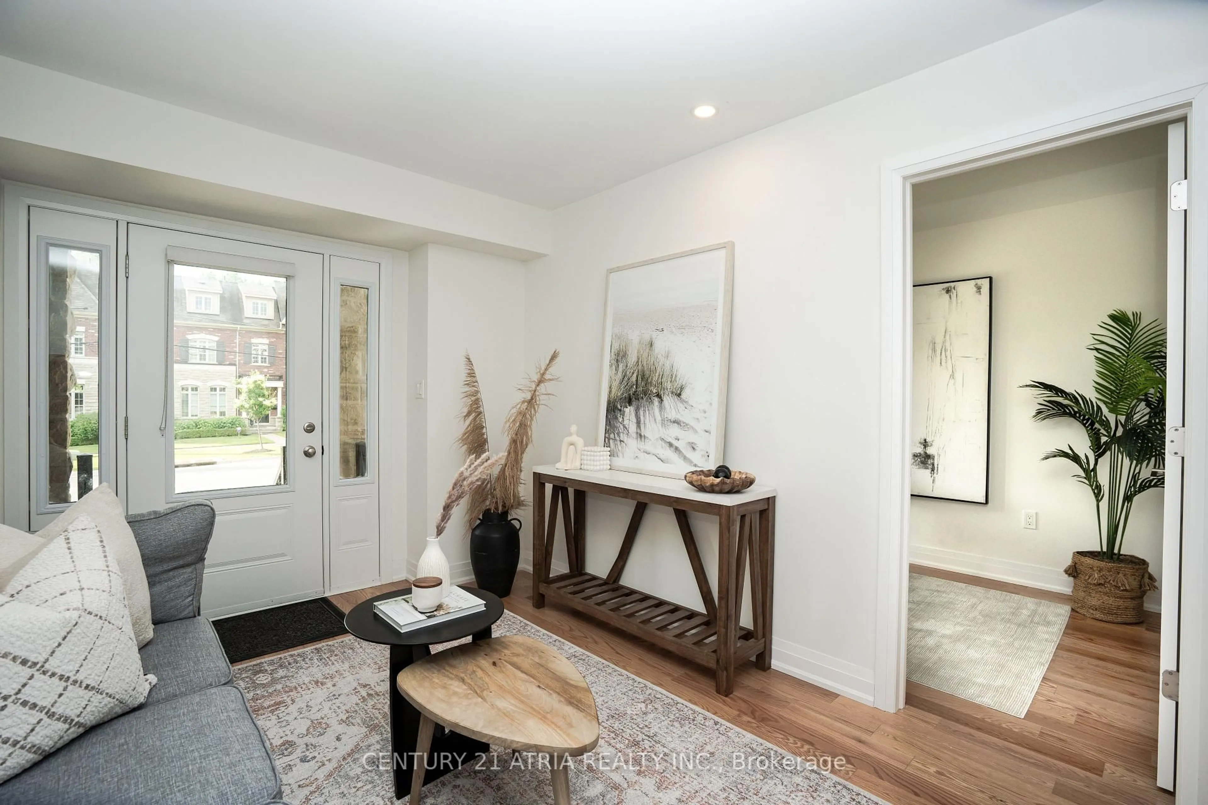 Indoor entryway for 38 Main St, Mississauga Ontario L5M 1X8