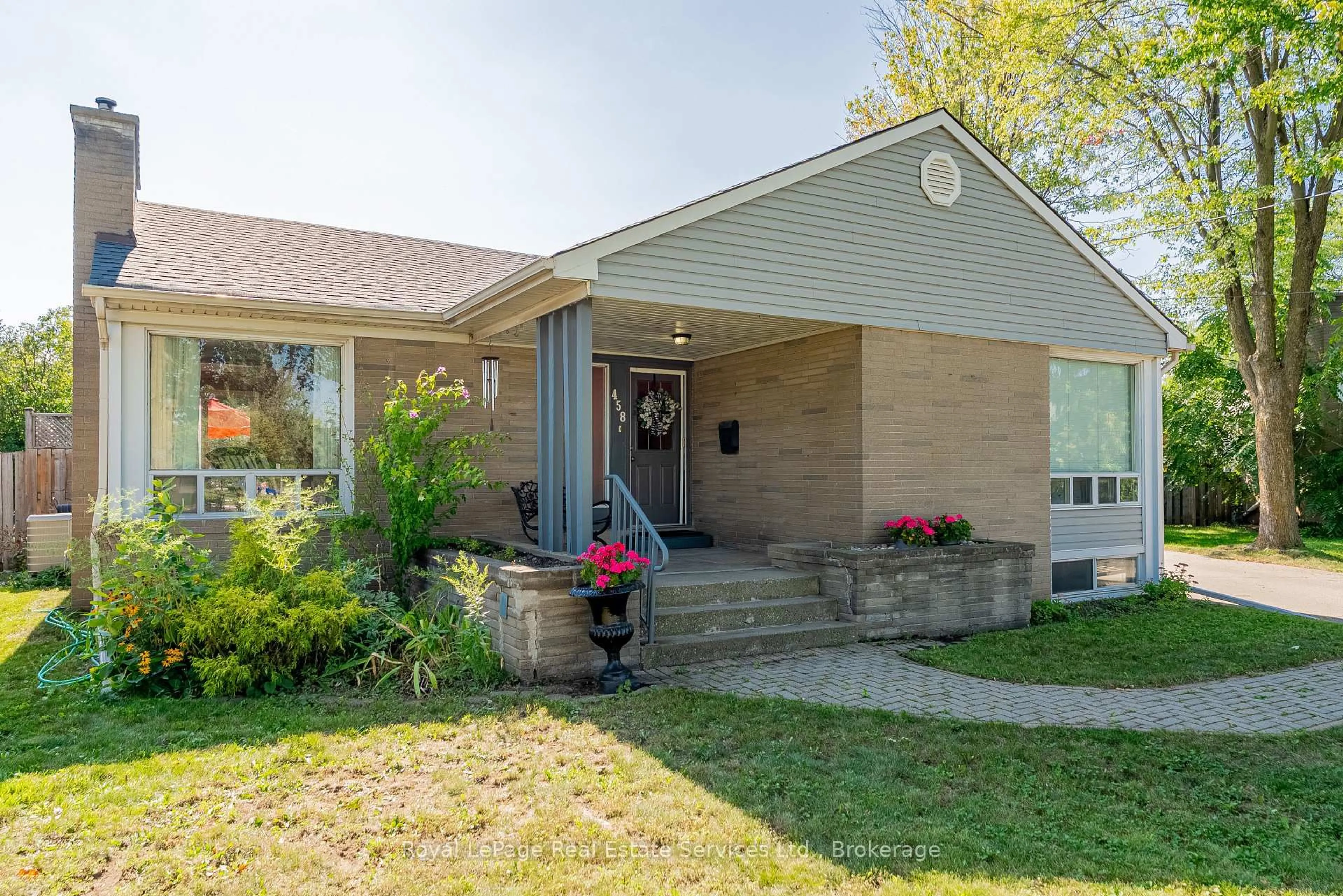 Home with brick exterior material, street for 458 Kingsleigh Crt, Milton Ontario L9T 1X8