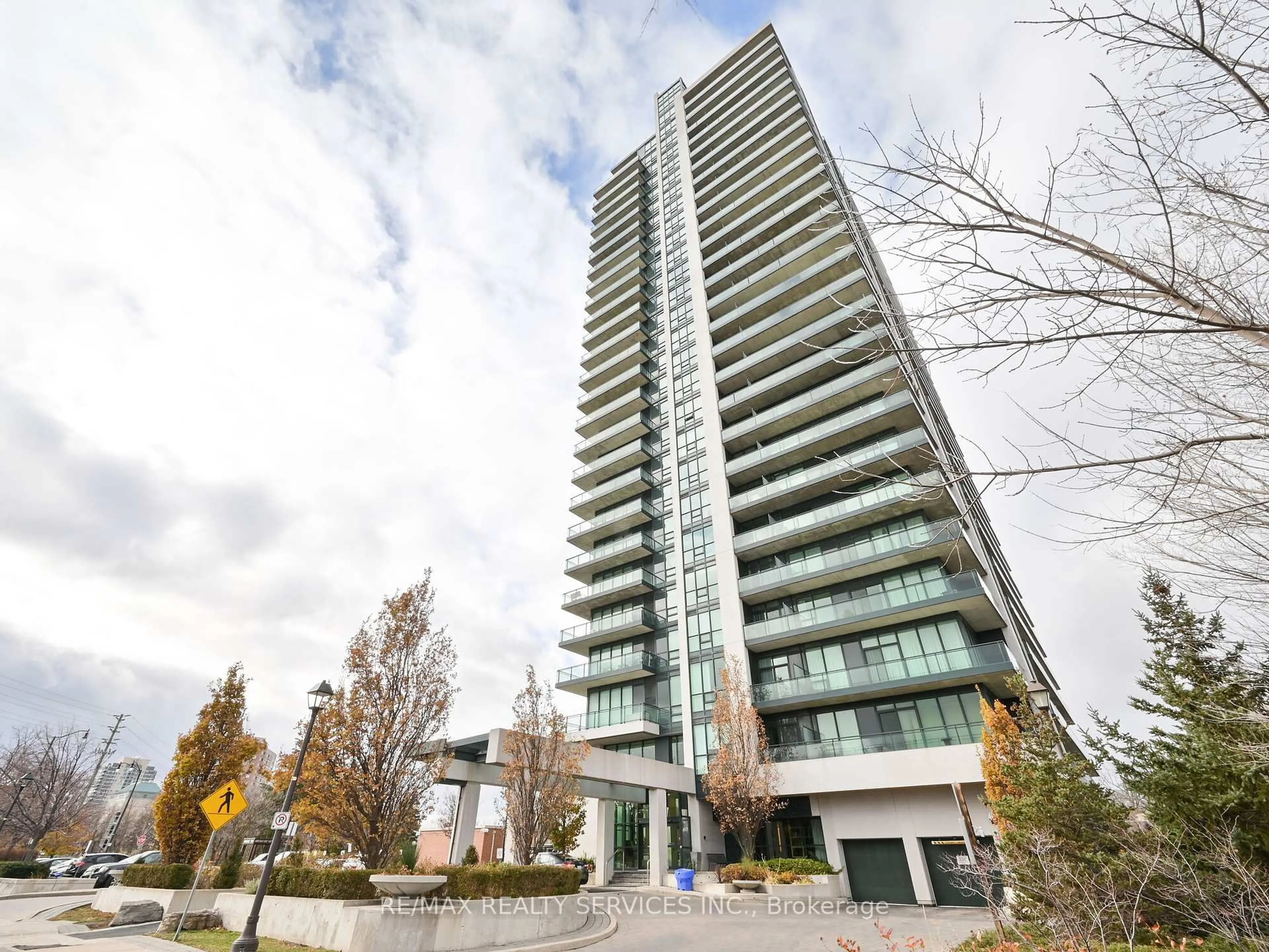 Indoor foyer for 100 John St #2404, Brampton Ontario L6W 0A8