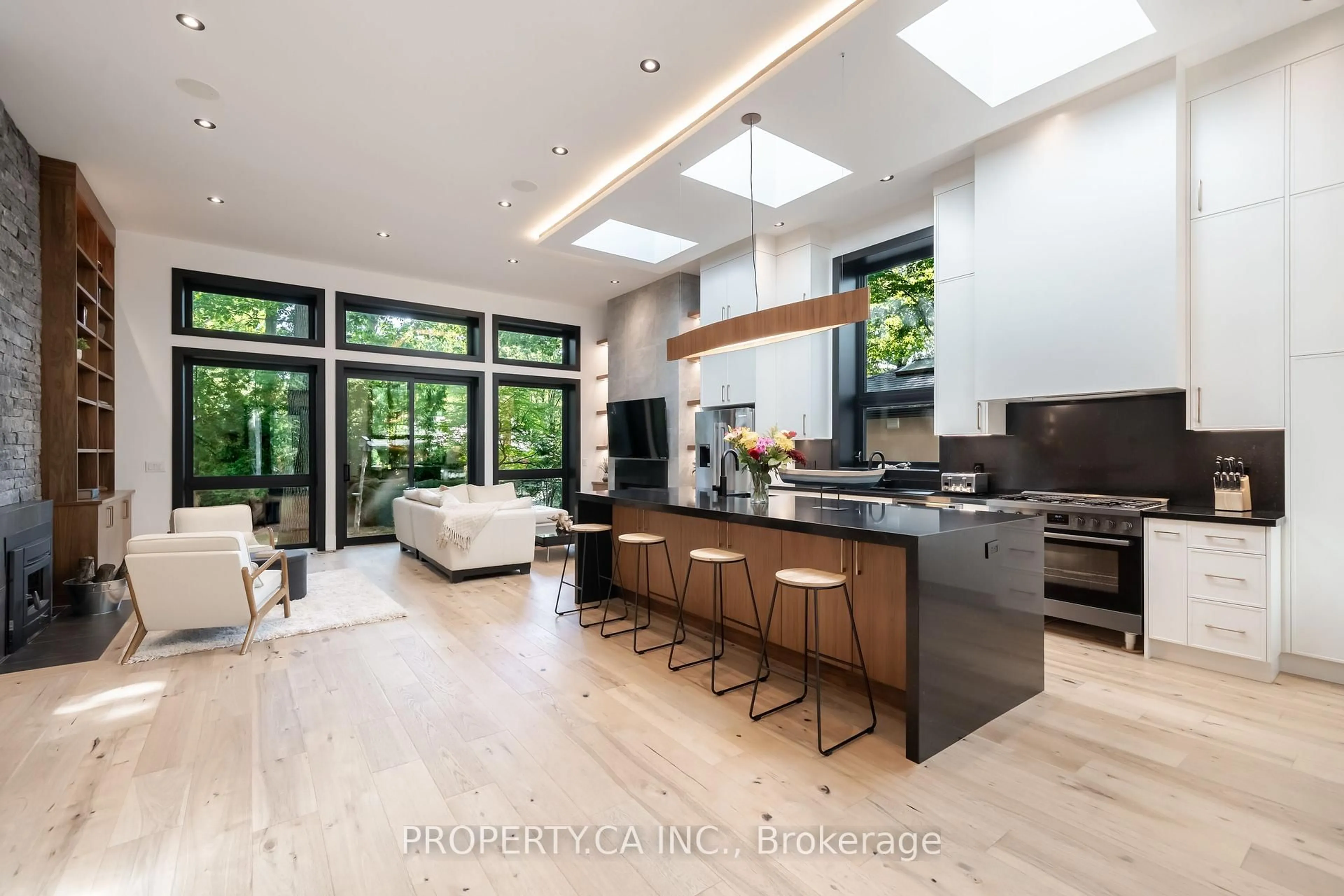 Open concept kitchen, unknown for 58 Farningham Cres, Toronto Ontario M9B 3B6