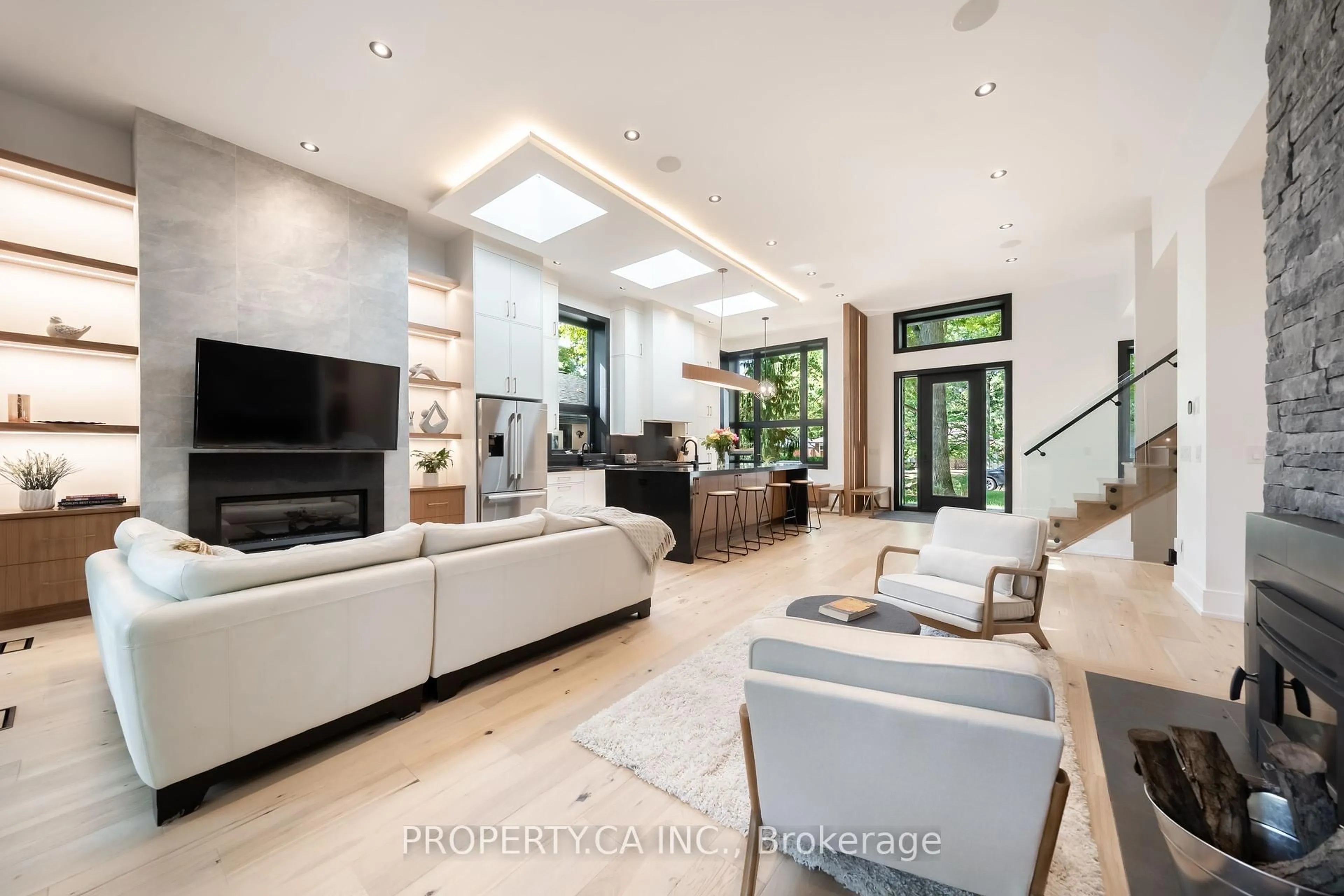 Living room with furniture, unknown for 58 Farningham Cres, Toronto Ontario M9B 3B6
