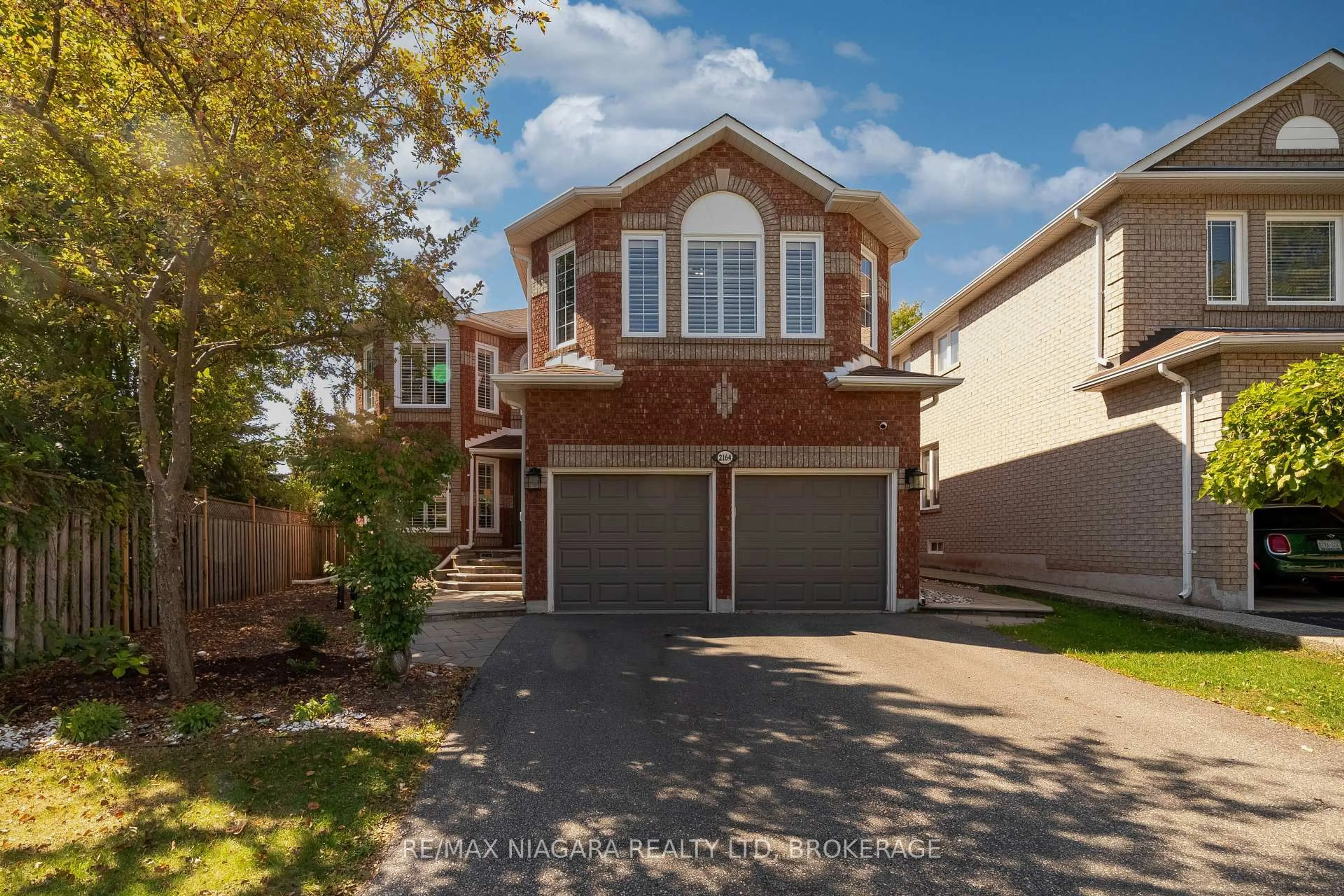 Home with brick exterior material, street for 2164 Havenbrook Rd, Oakville Ontario L6H 6B3