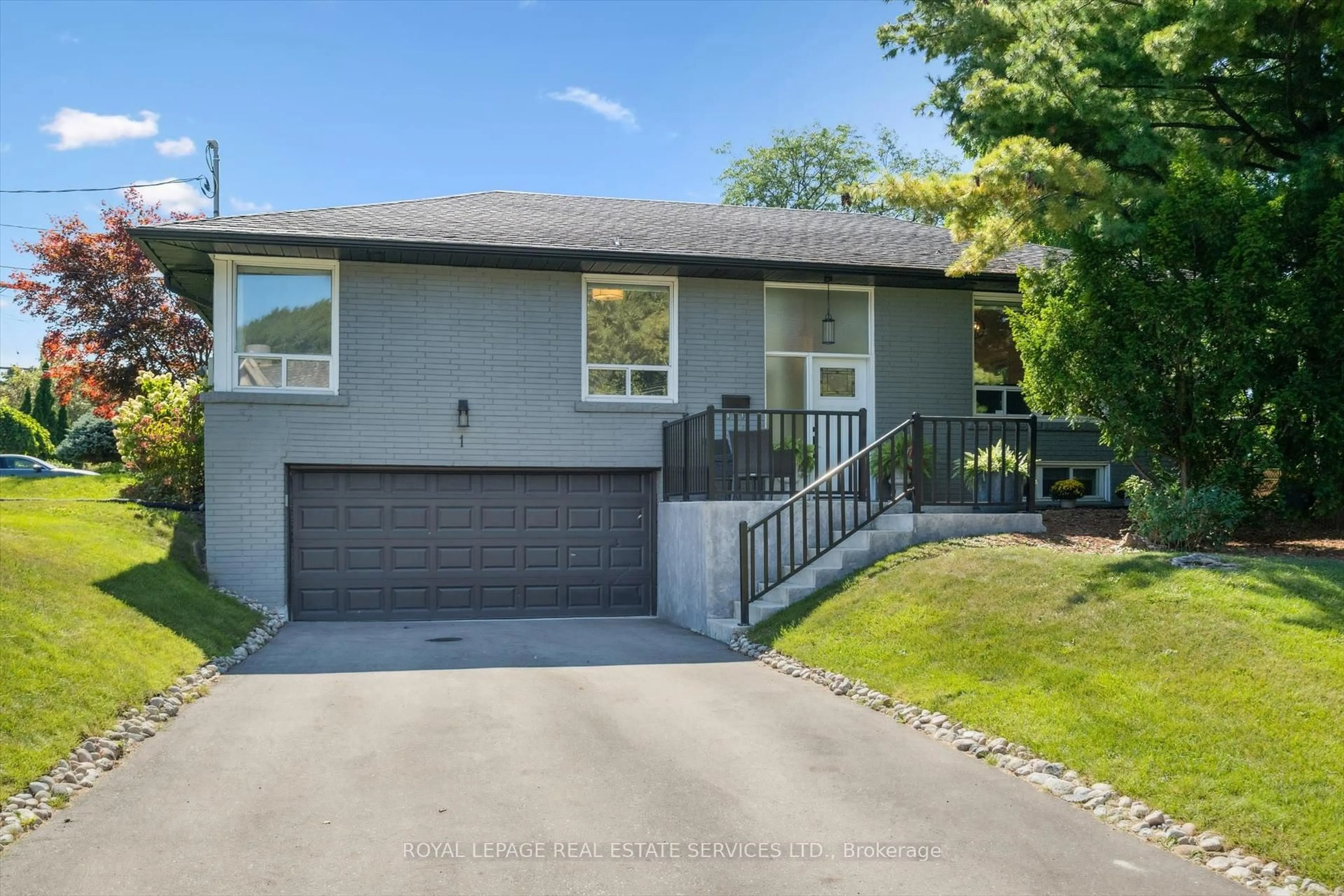 Unknown for 1 Hillavon Dr, Toronto Ontario M9B 2P4