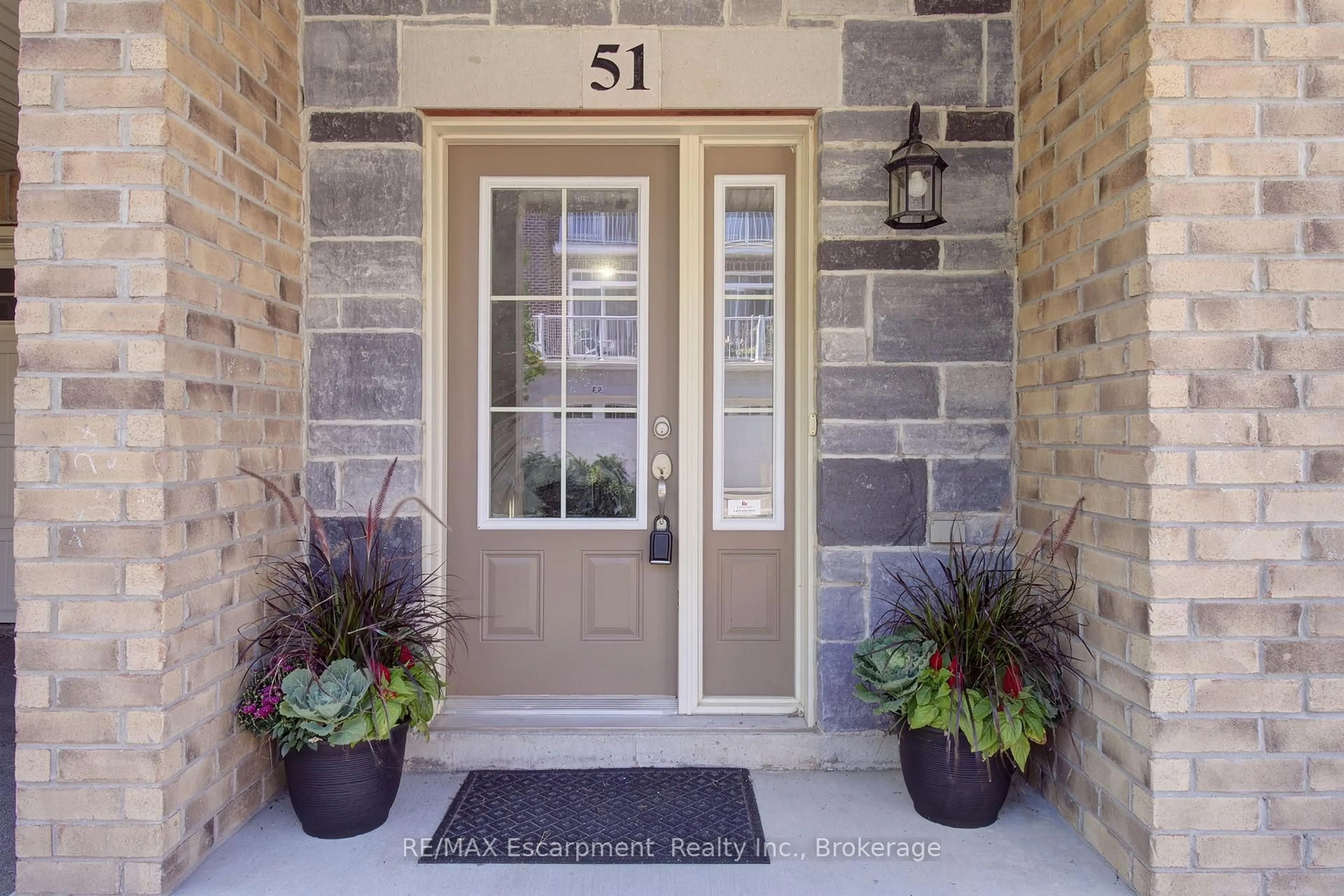 Indoor entryway for 181 Plains Rd #51, Burlington Ontario L7T 0B1
