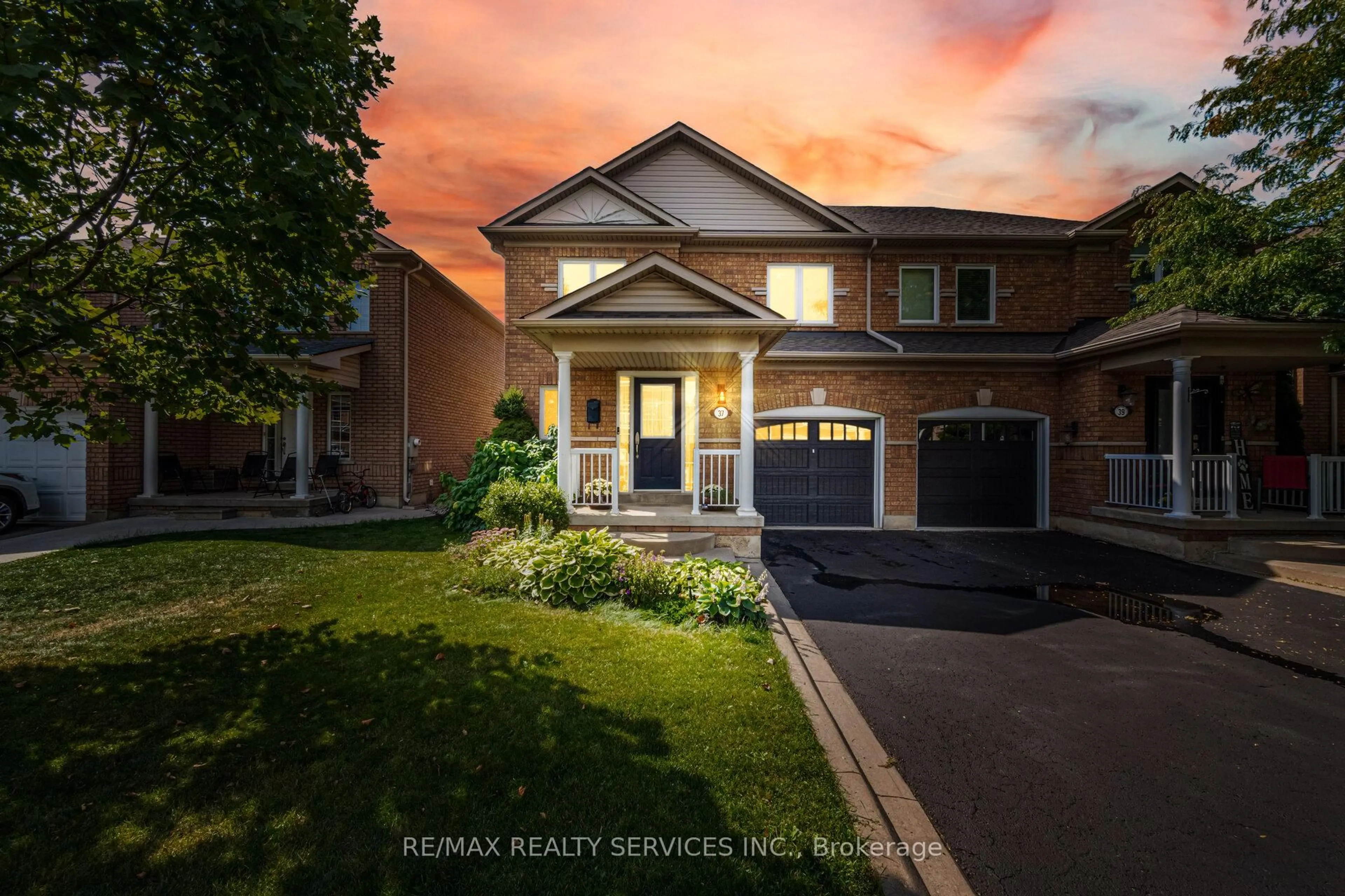 Home with brick exterior material, street for 37 Sunnybrook Cres, Brampton Ontario L7A 2K2