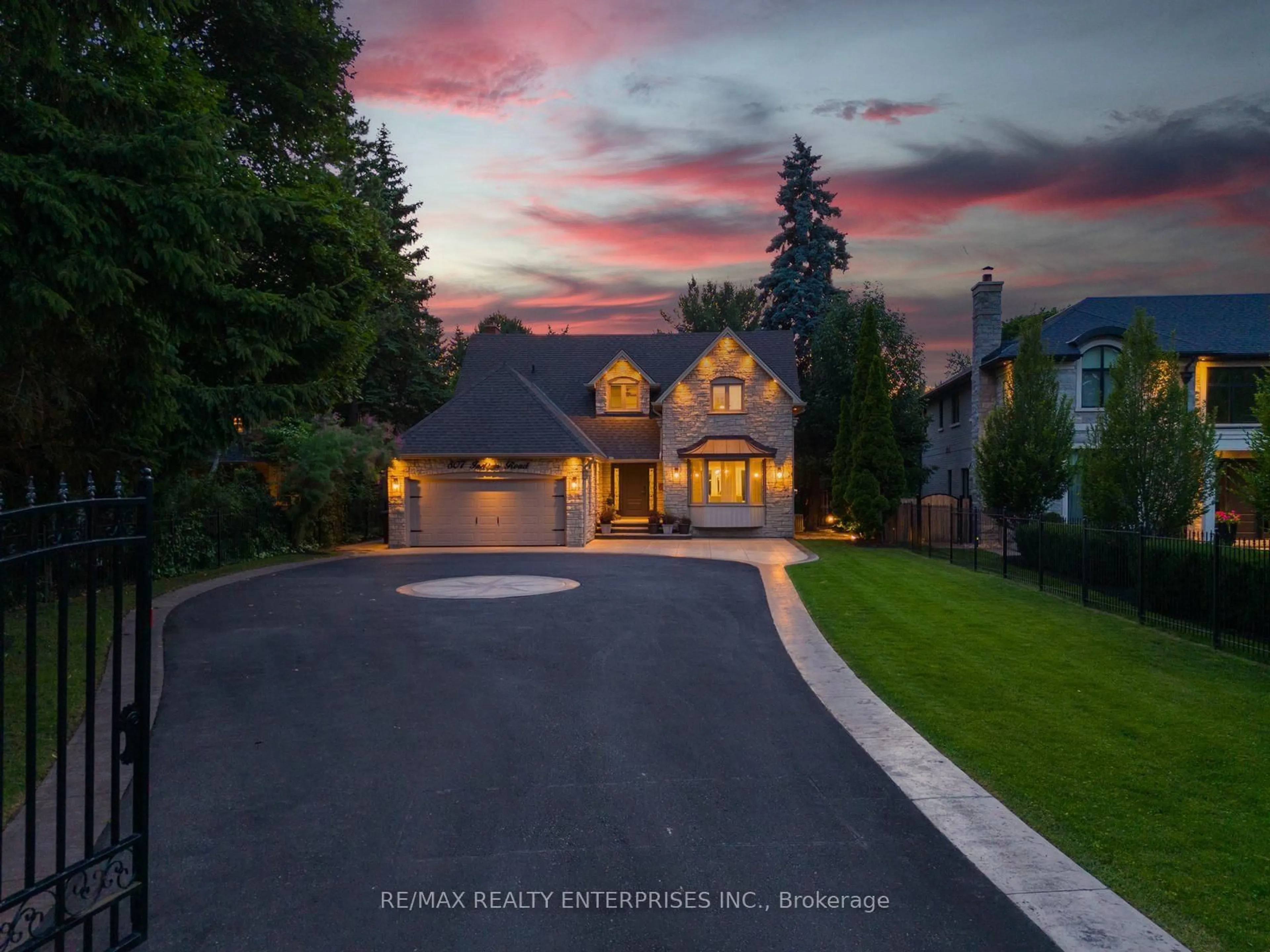 Unknown for 807 Indian Rd, Mississauga Ontario L5H 1R4