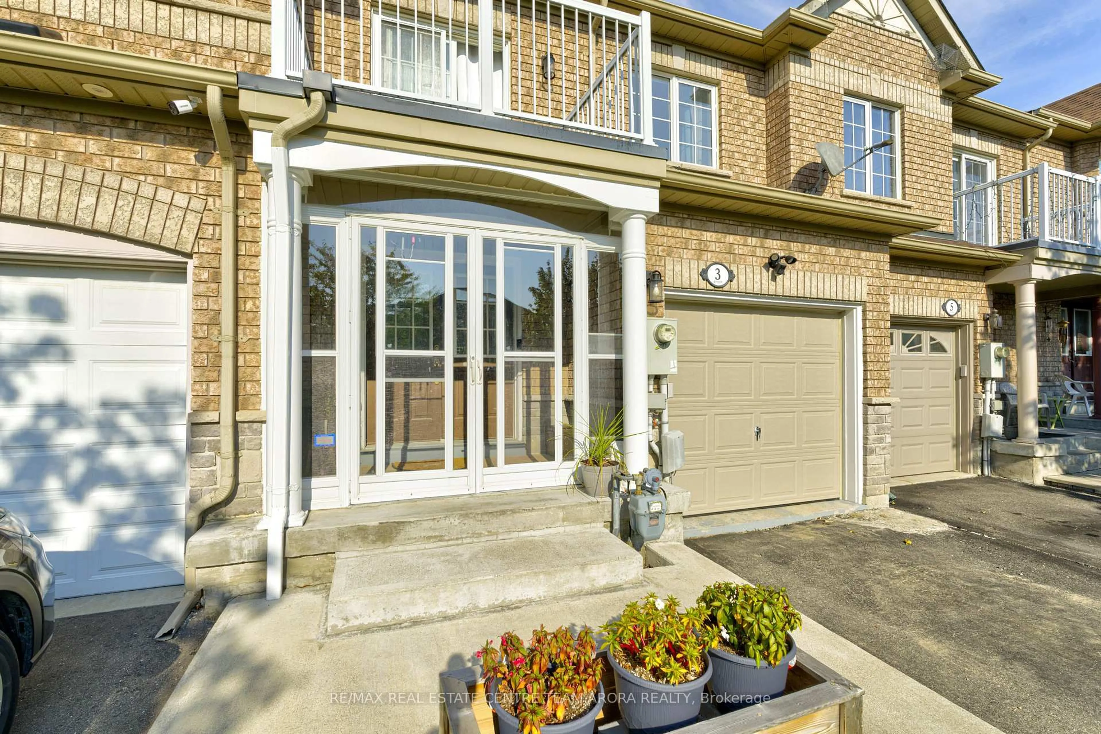 Unknown for 3 Checkerberry Cres, Brampton Ontario L6R 2T2