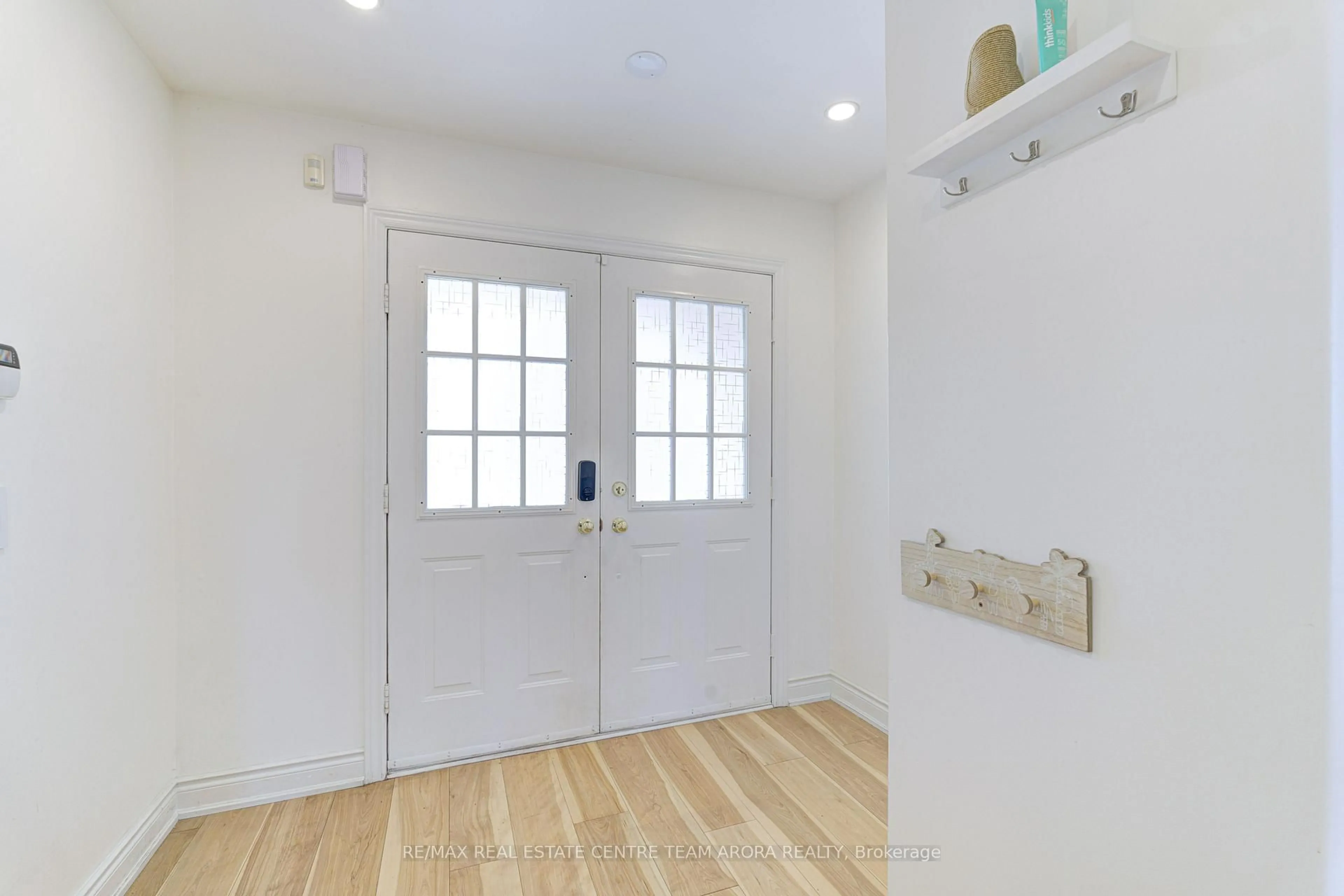 Indoor entryway for 3 Checkerberry Cres, Brampton Ontario L6R 2T2