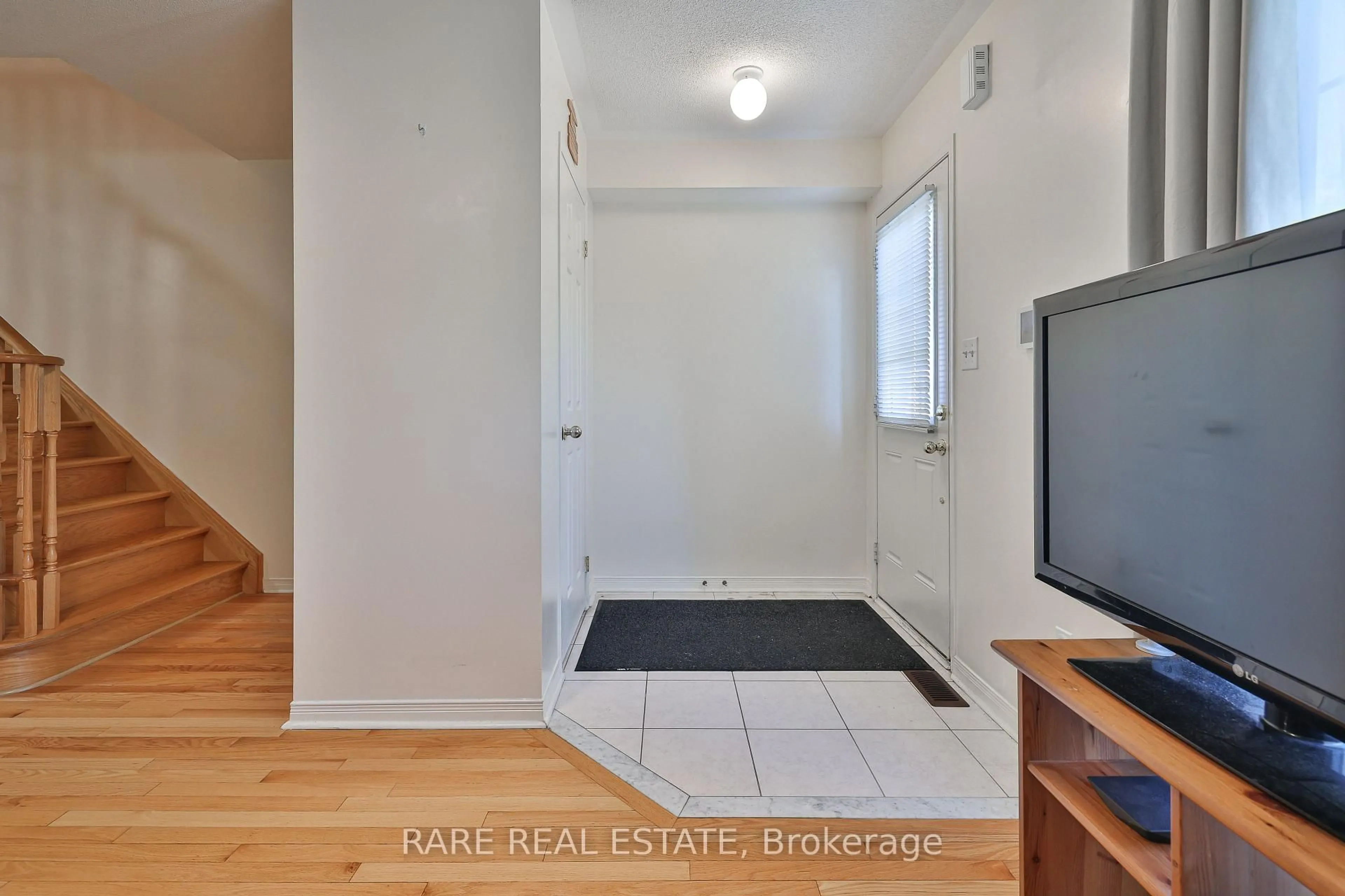 Indoor entryway for 34 Judy Sgro Ave, Toronto Ontario M3L 0E3