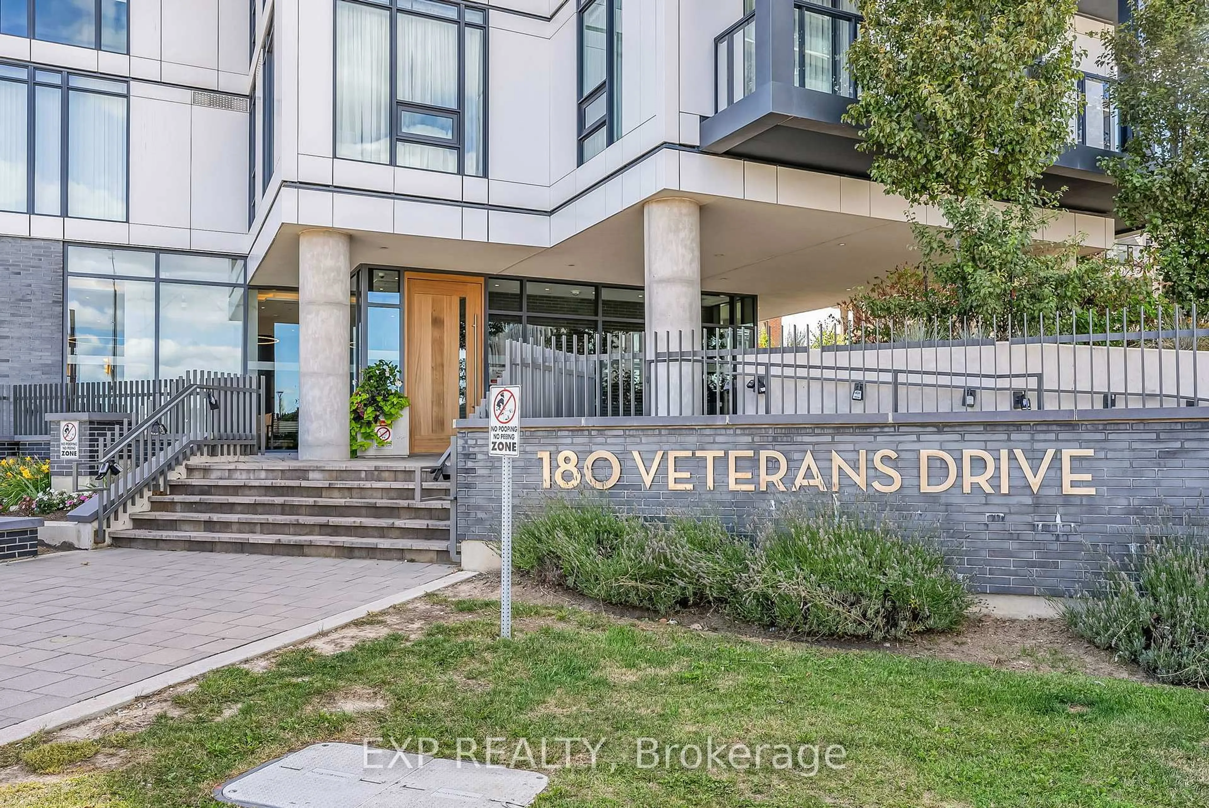 Unknown for 180 Veterans Dr #207, Brampton Ontario L7A 5G7