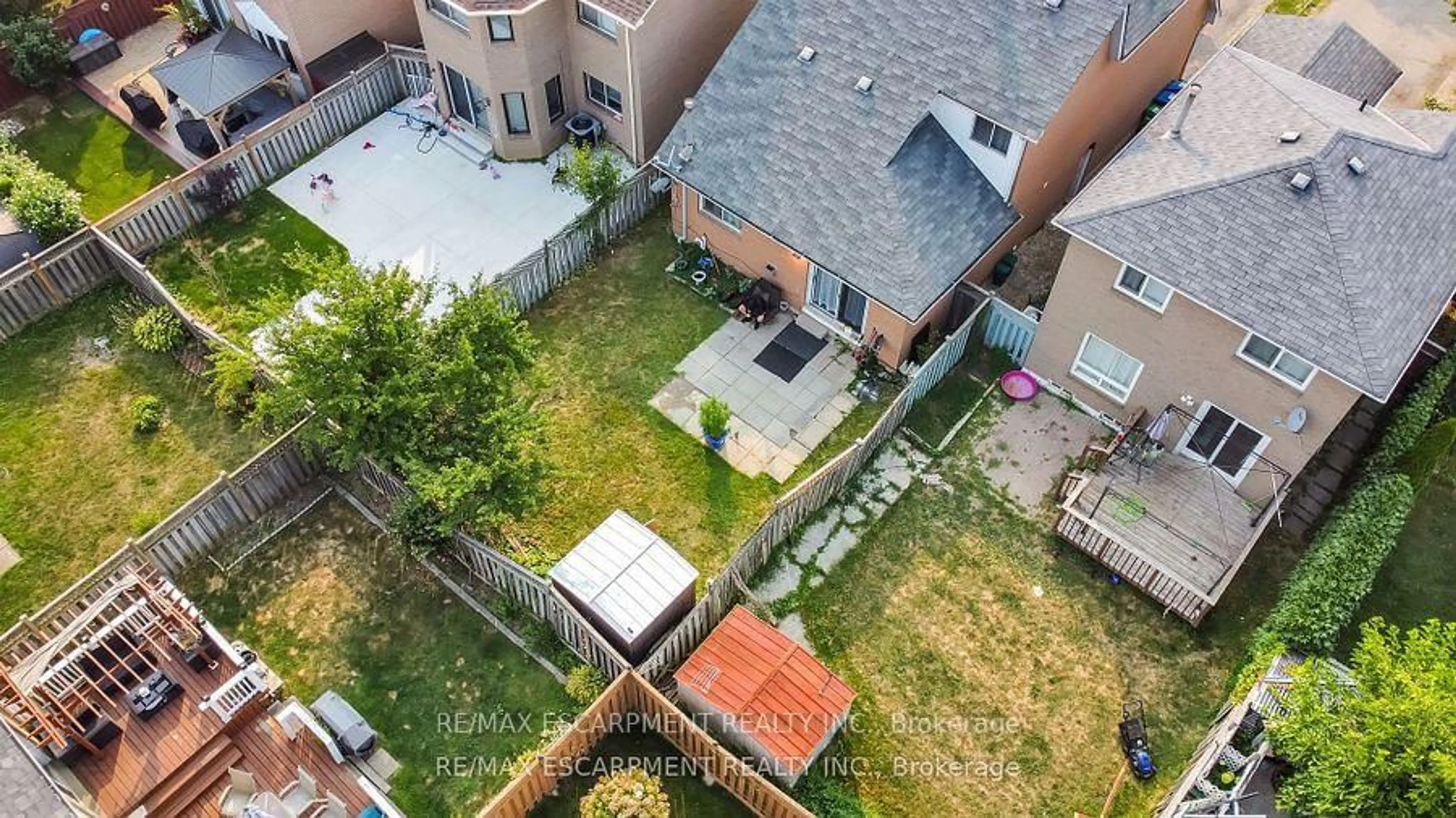 A pic from outside/outdoor area/front of a property/back of a property/a pic from drone, city buildings view from balcony for 1157 Charminster Cres, Mississauga Ontario L5V 1P9
