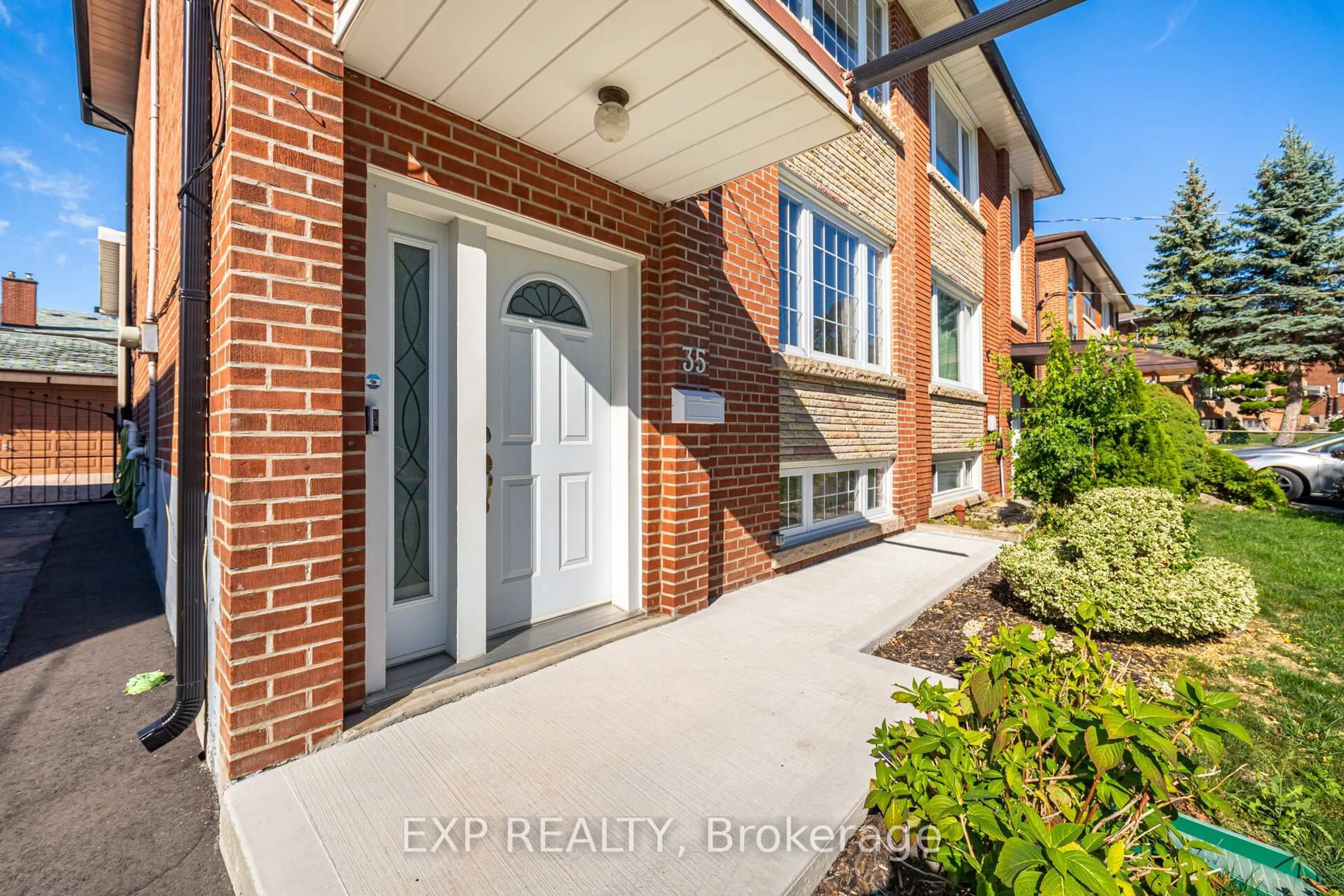 Unknown for 35 Clairton Cres, Toronto Ontario M6N 2M7