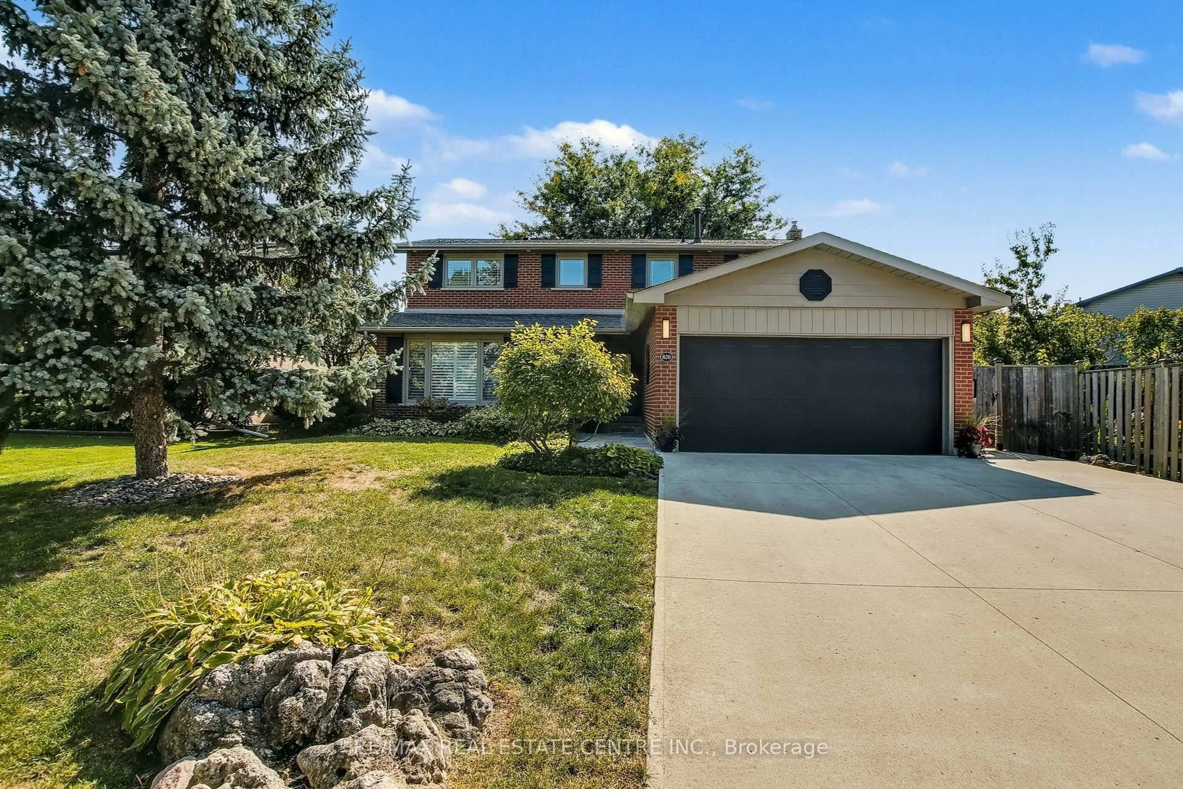 Home with brick exterior material, street for 820 Hemlock Dr, Milton Ontario L9T 3V5