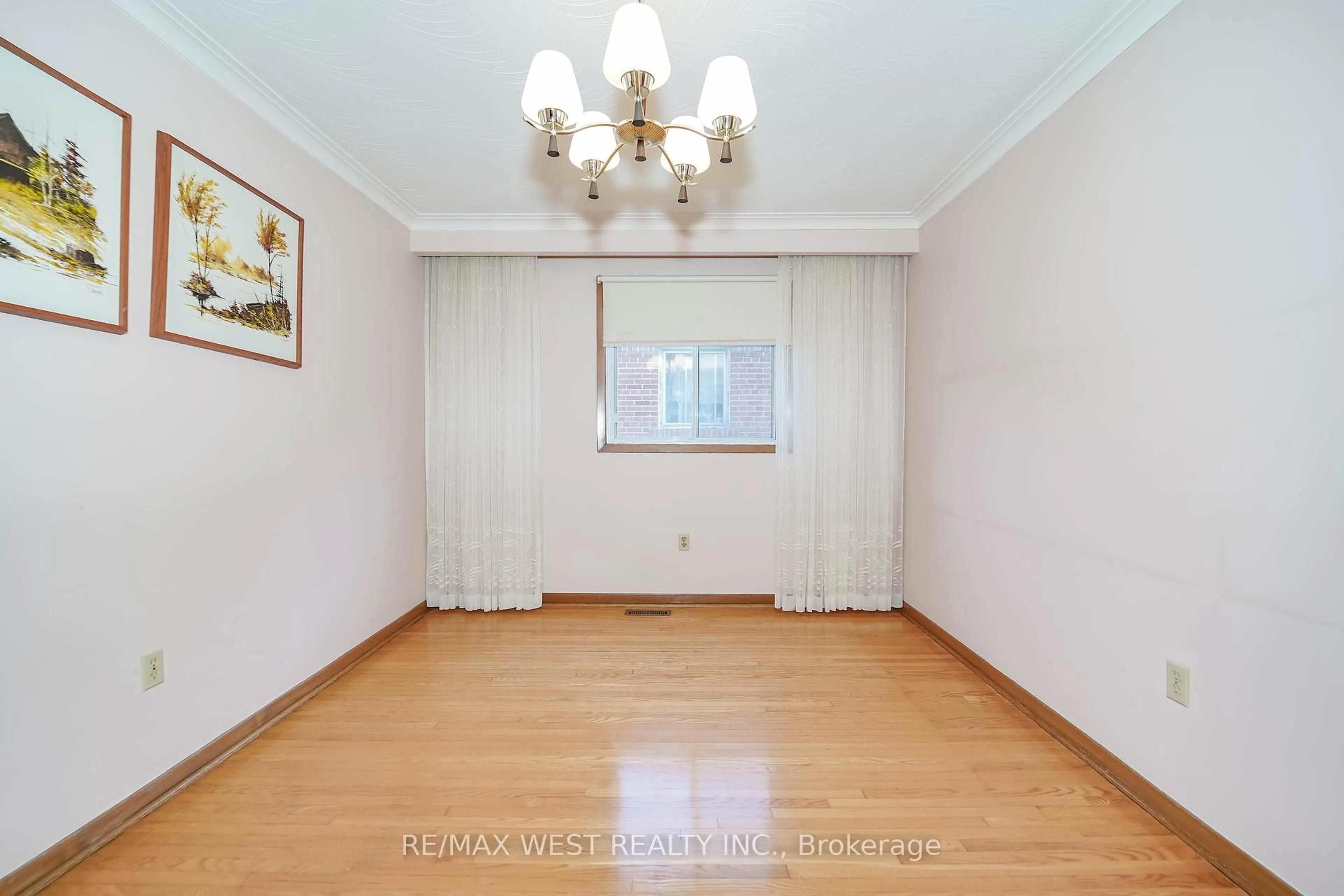 A pic of a room for 61 Longbourne Dr, Toronto Ontario M9R 2M8