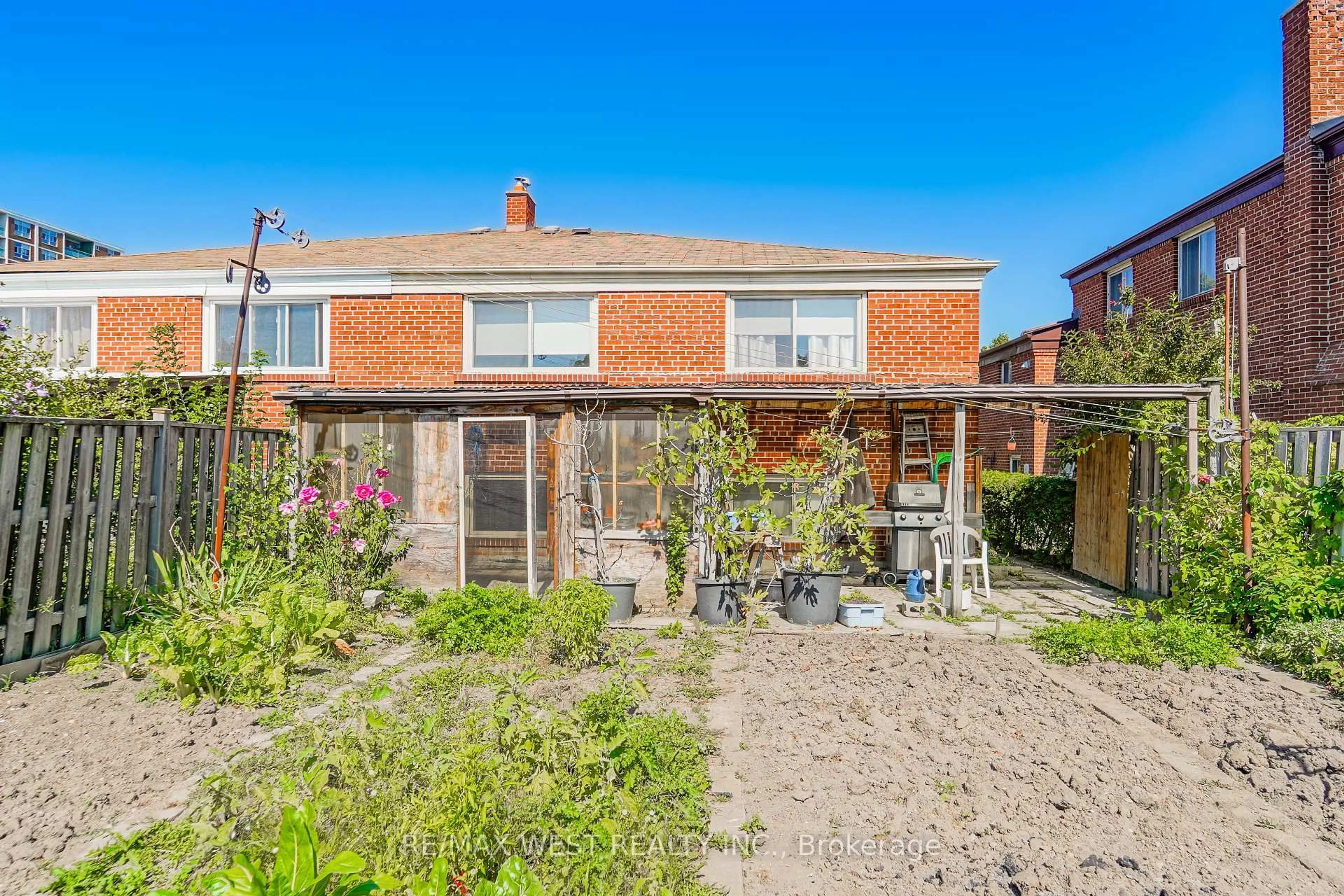 Unknown for 61 Longbourne Dr, Toronto Ontario M9R 2M8