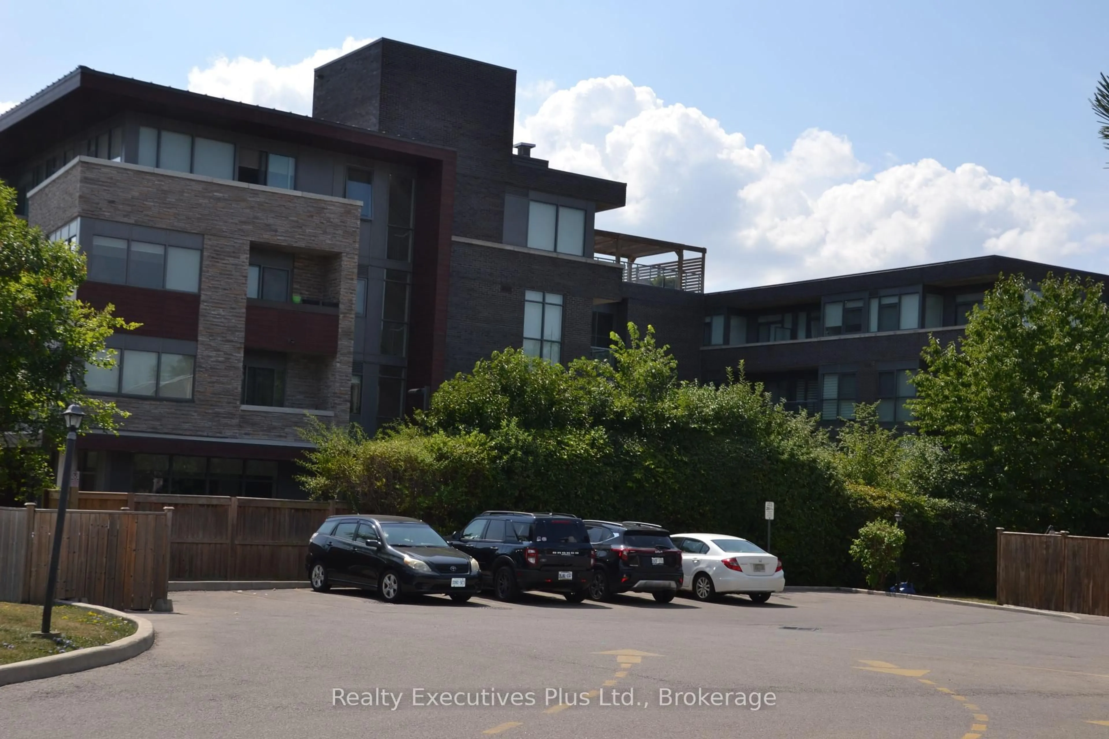 A pic from outside/outdoor area/front of a property/back of a property/a pic from drone, building for 1284 Guelph Line #201, Burlington Ontario L7P 0T9