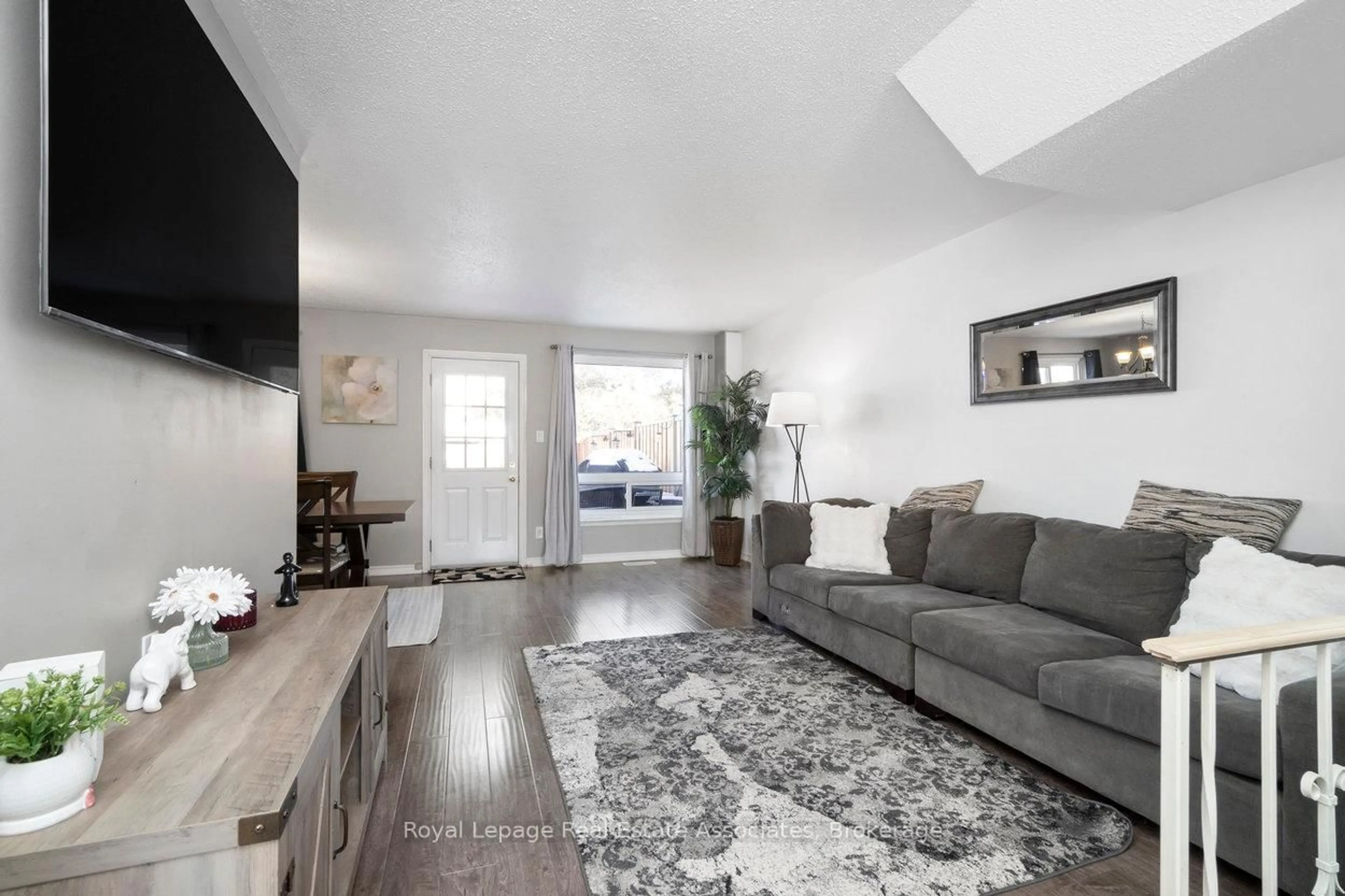Living room with furniture, unknown for 44 Village Crt #22, Brampton Ontario L6W 1A6