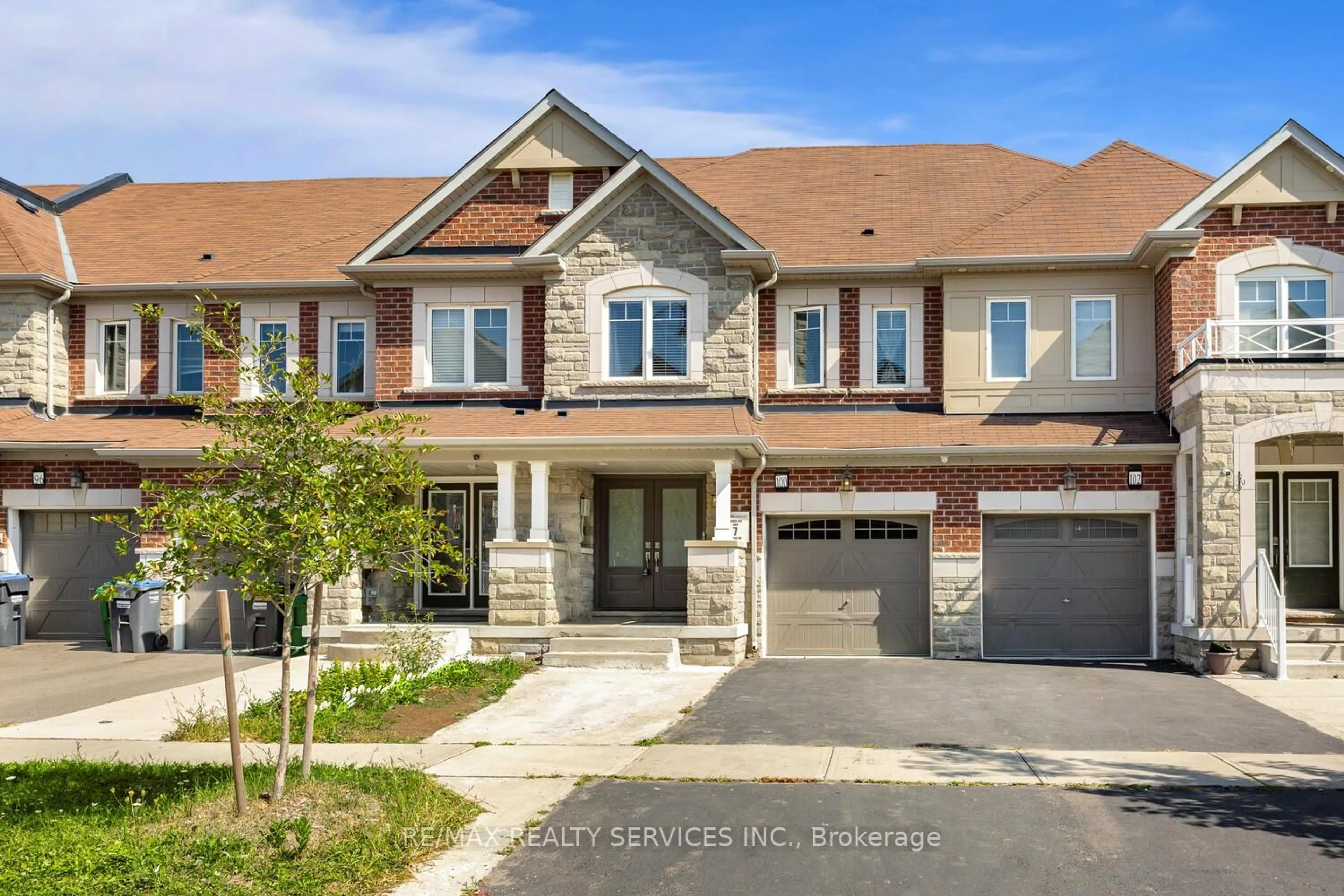 Home with brick exterior material, street for 100 Golden Springs Dr, Brampton Ontario L7A 4N6