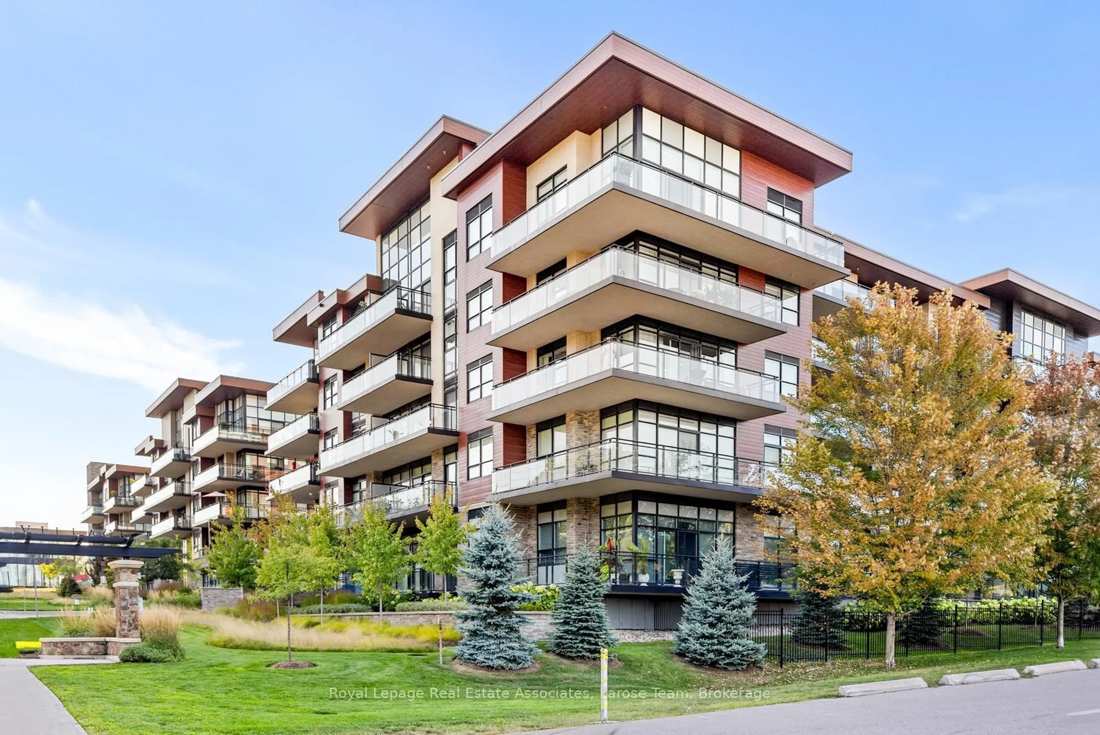 Unknown for 1575 Lakeshore Rd #235, Mississauga Ontario L5J 1J4