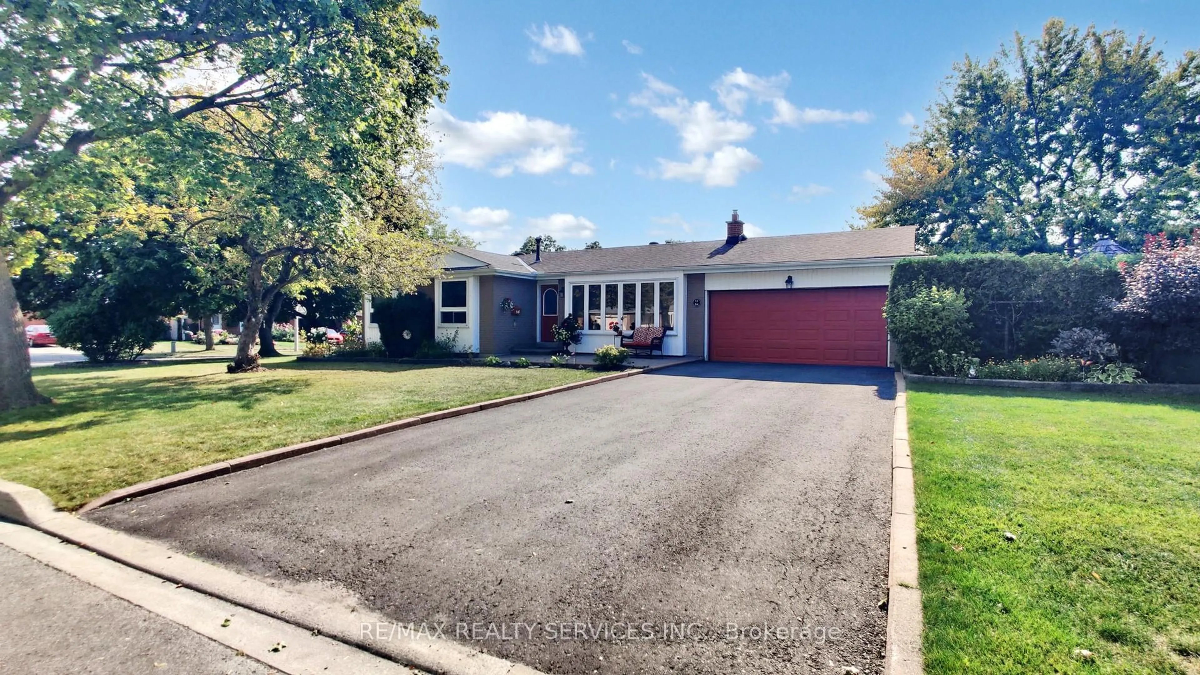 Unknown for 64 Glebe Cres, Brampton Ontario L6S 1G1
