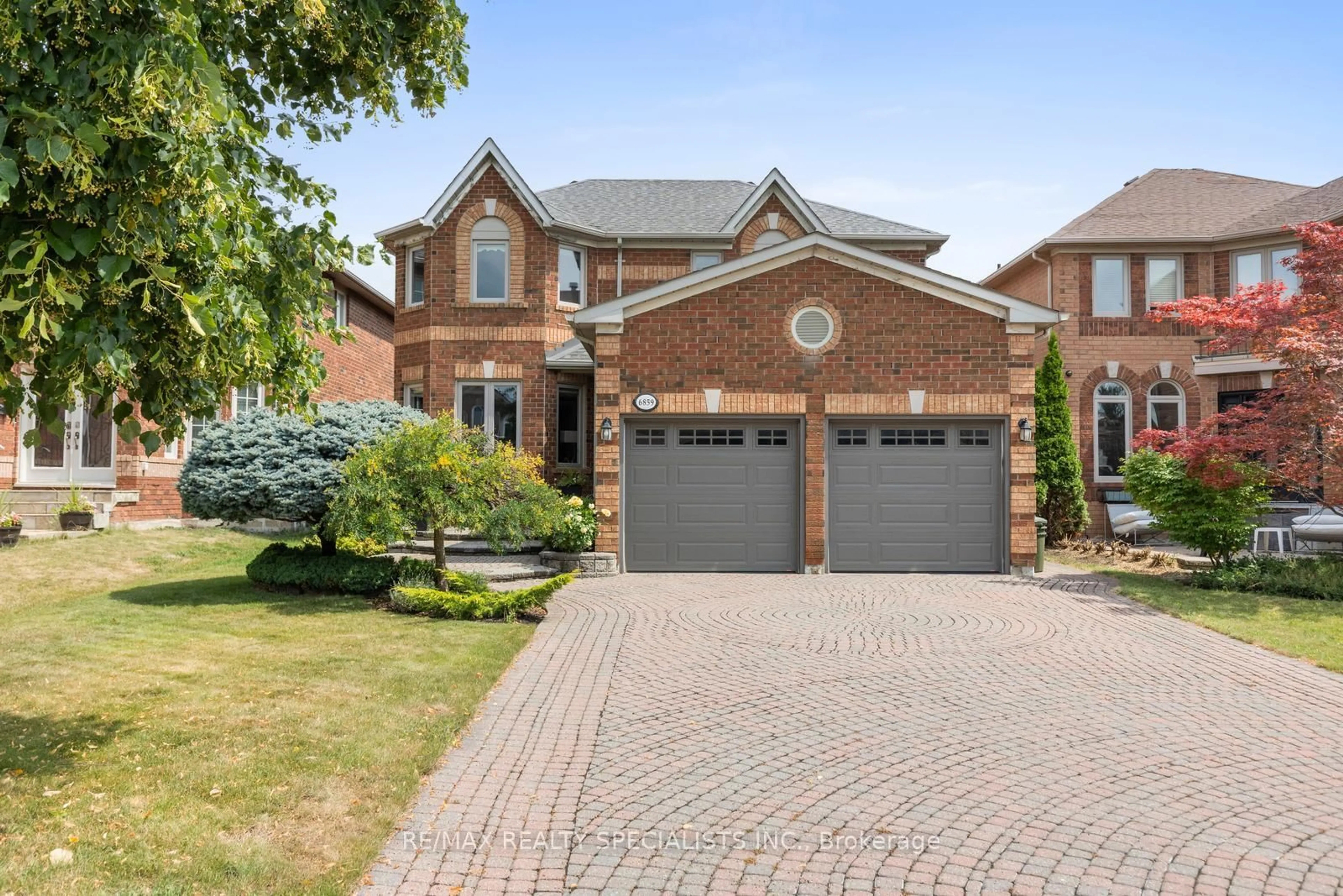 Home with brick exterior material, street for 6859 Summer Heights Dr, Mississauga Ontario L5N 7E7