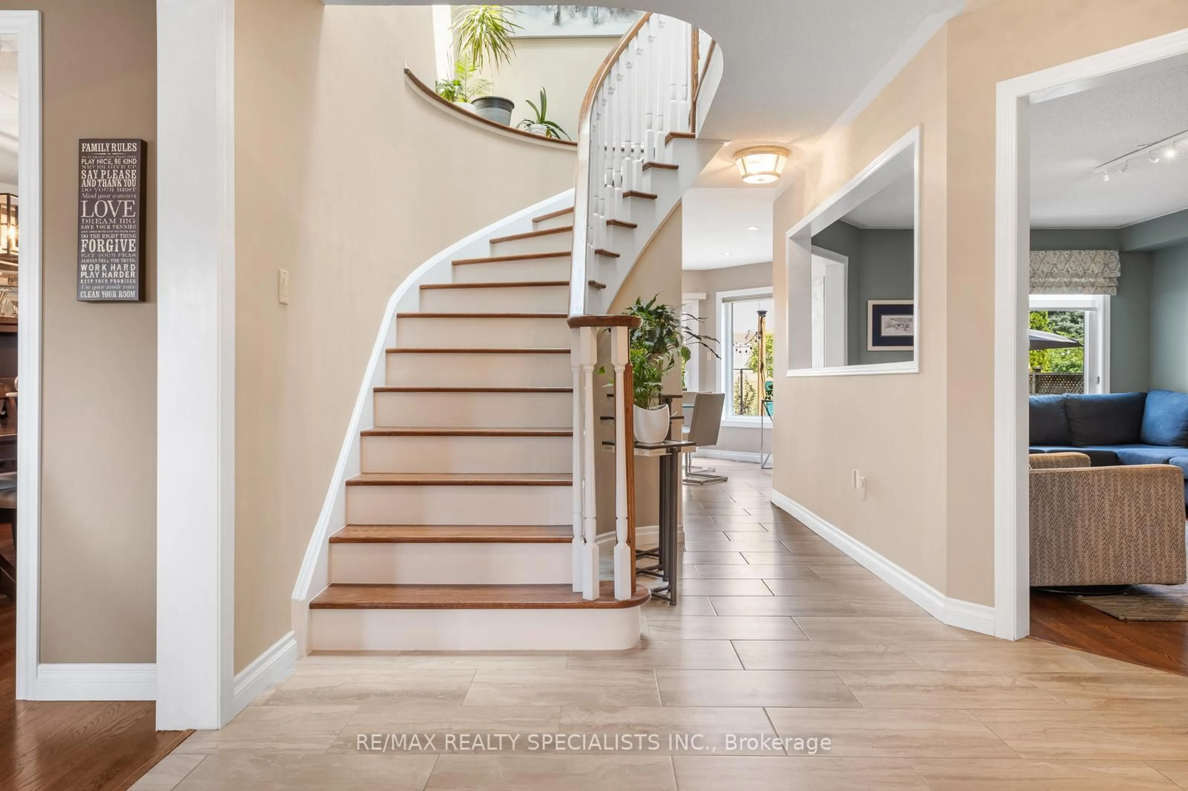 Unknown for 6859 Summer Heights Dr, Mississauga Ontario L5N 7E7