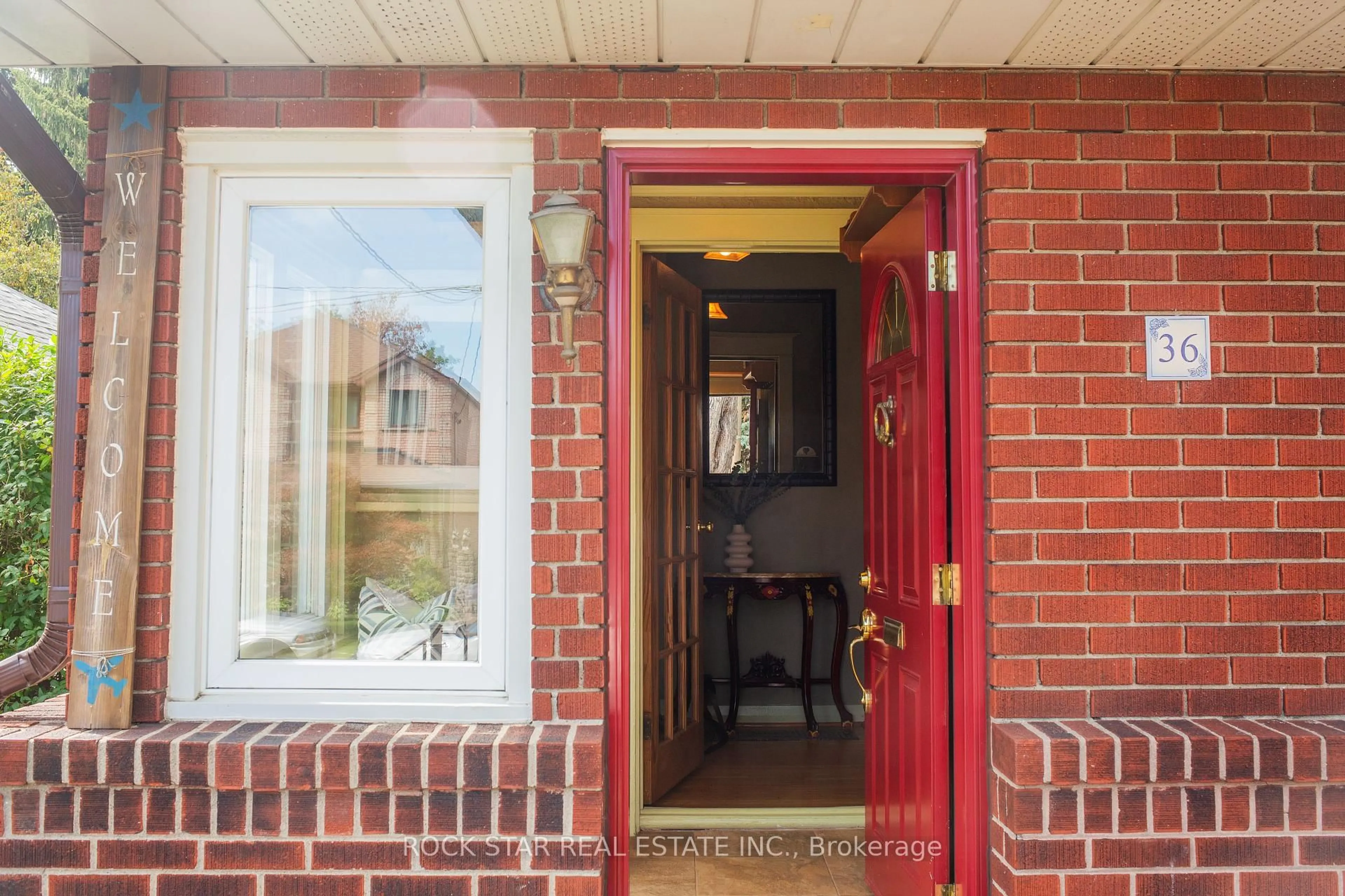 Indoor entryway for 36 Frances Ave, Toronto Ontario M8Y 3K9