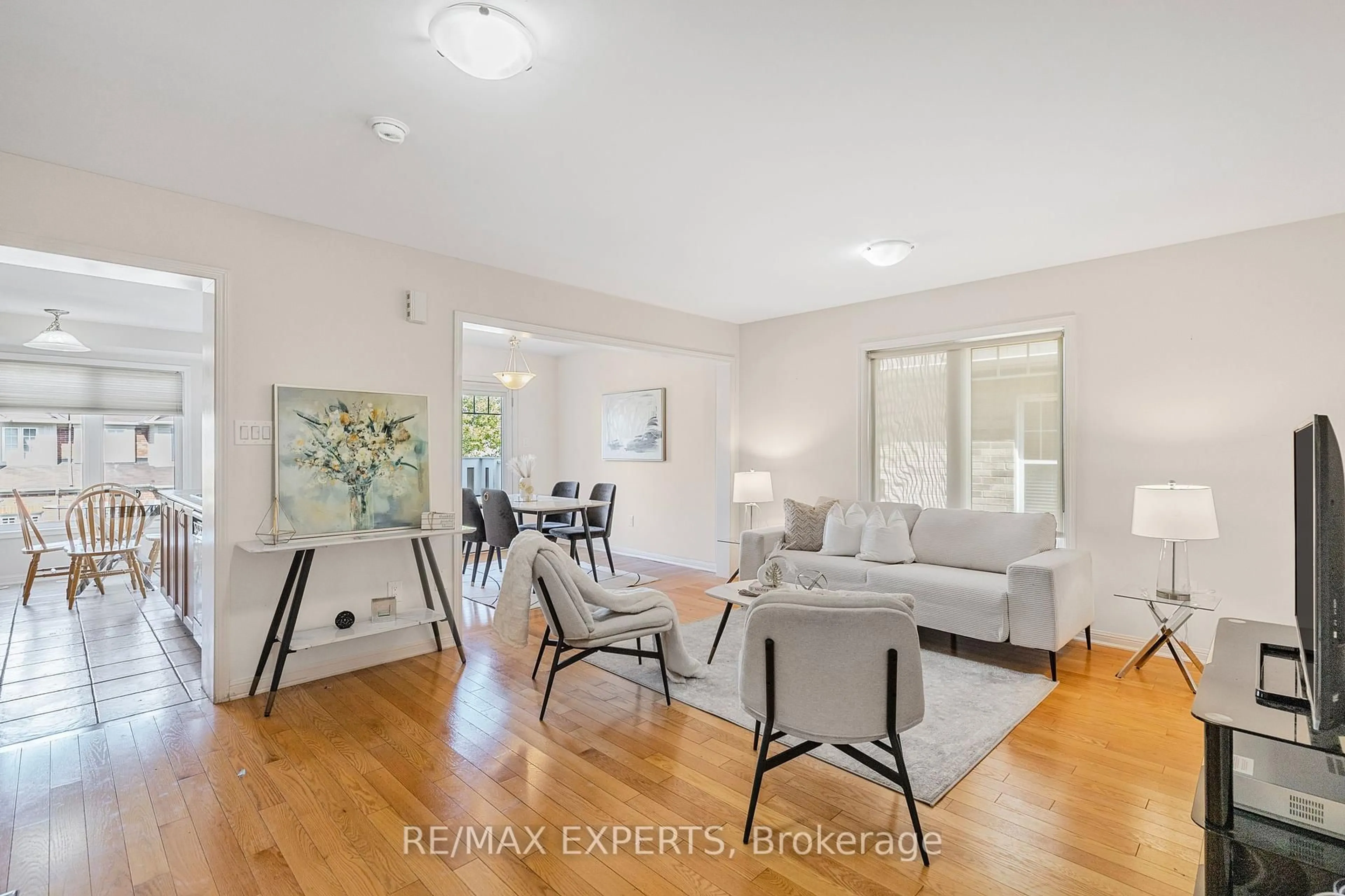 Living room with furniture, unknown for 217 Woodley Cres, Milton Ontario L9T 8B8