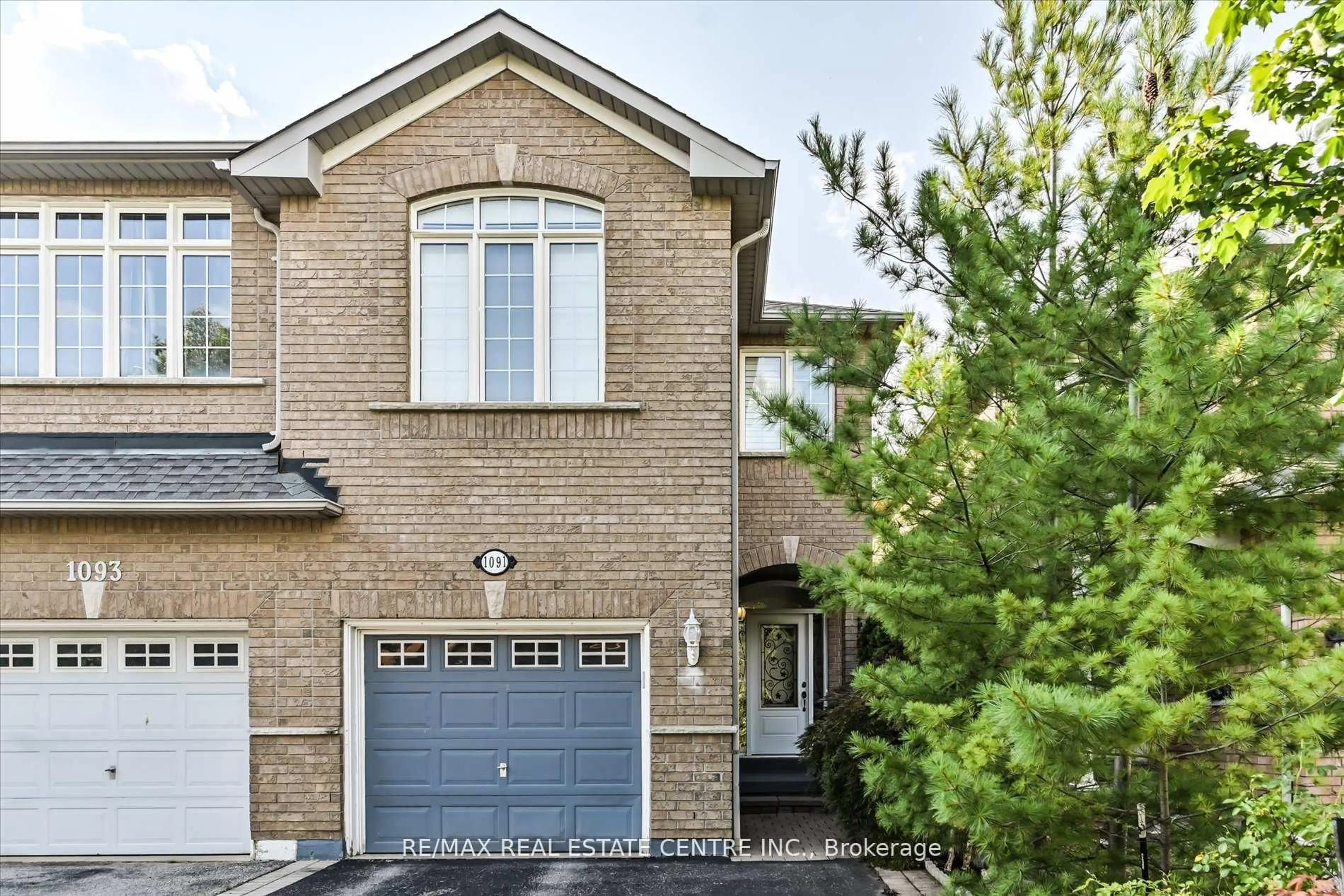 Home with brick exterior material, street for 1091 Windbrook Grve, Mississauga Ontario L5V 2T2